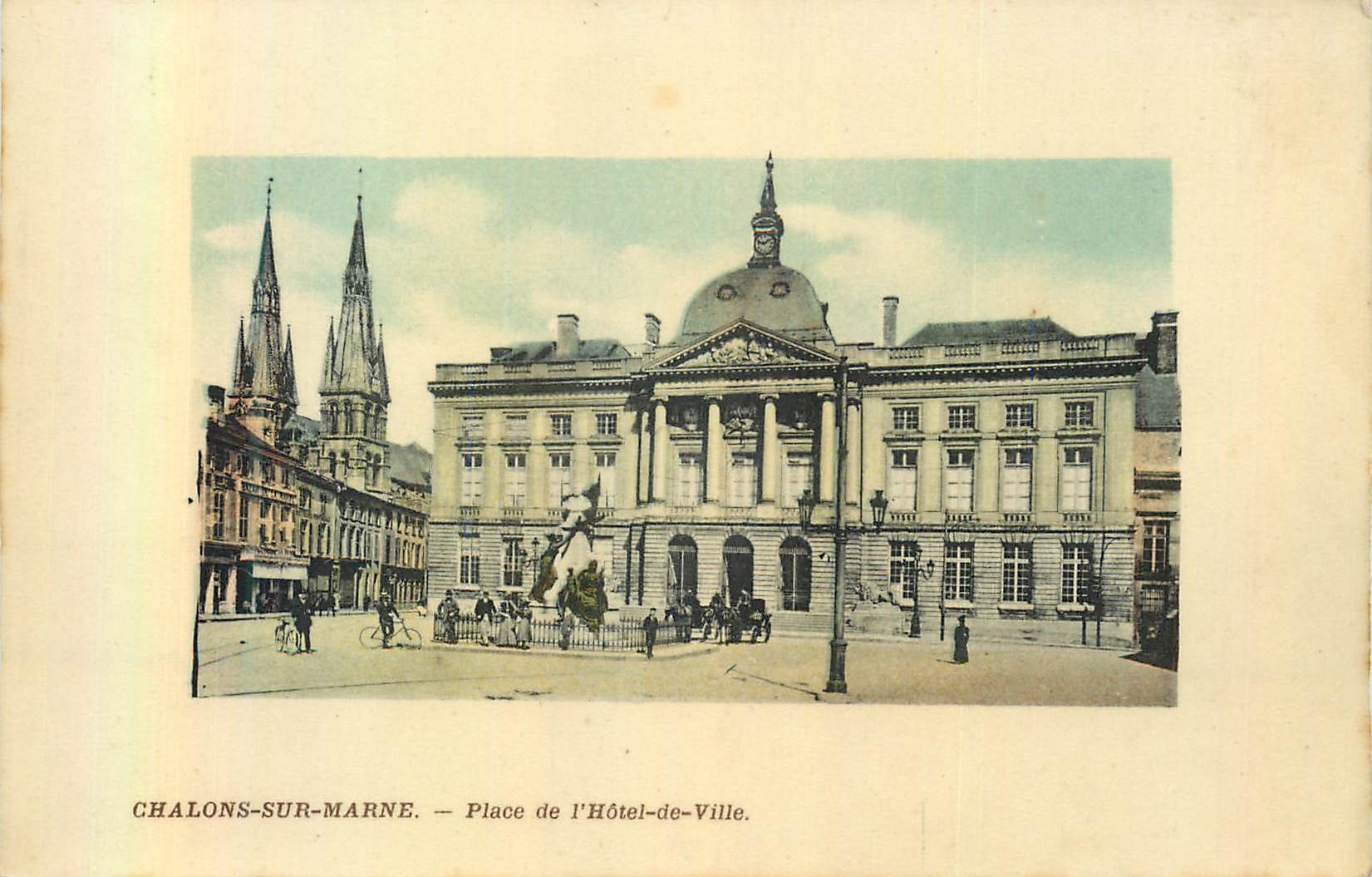 Chalons-sur-Marne — Place de l'Hôtel-de-Ville — L. Coëx, édit. Châlons-sur-Marne