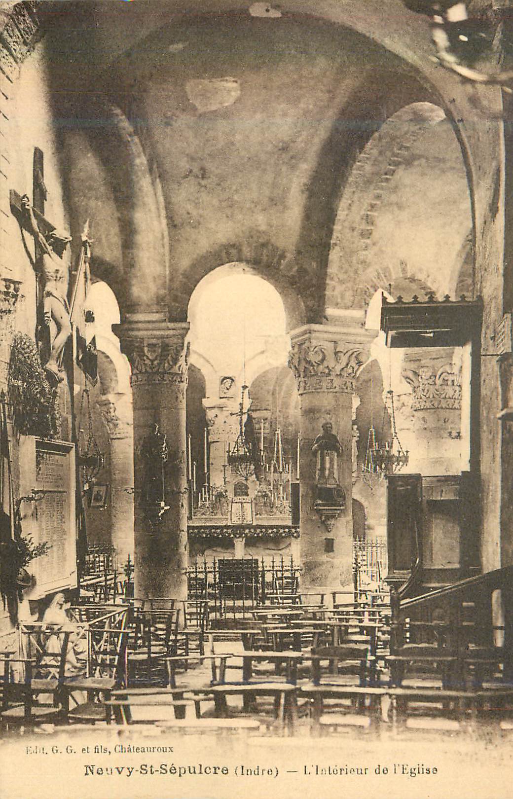 CPA Neuvy St Sepulcre (Indre) L'Interieur de l'Eglise