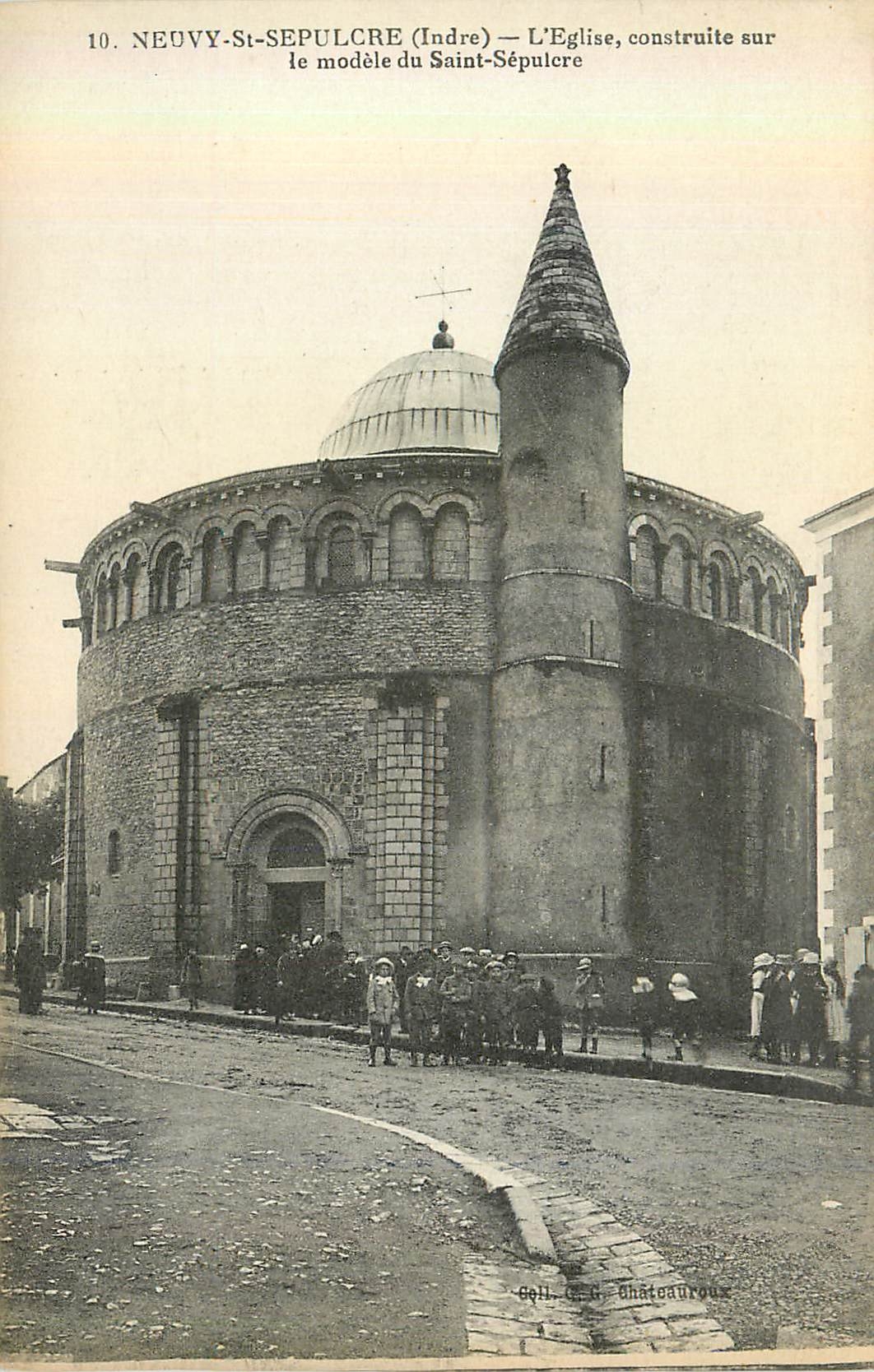 CPA Neuvy St Sepulcre (Indre) L'Eglise Construite sur le Modele du Saint Sepulcre