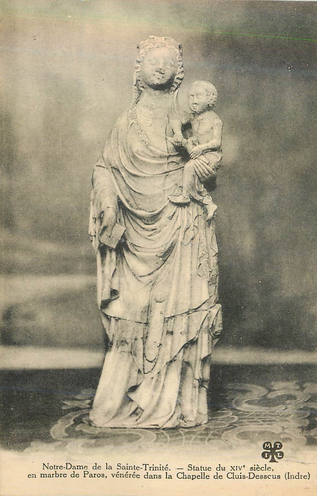 Notre-Dame de la Sainte-Trinité — Statue du XIVe siècle en marbre de Paros — Chapelle de Cluis-Desscuc (Indre)