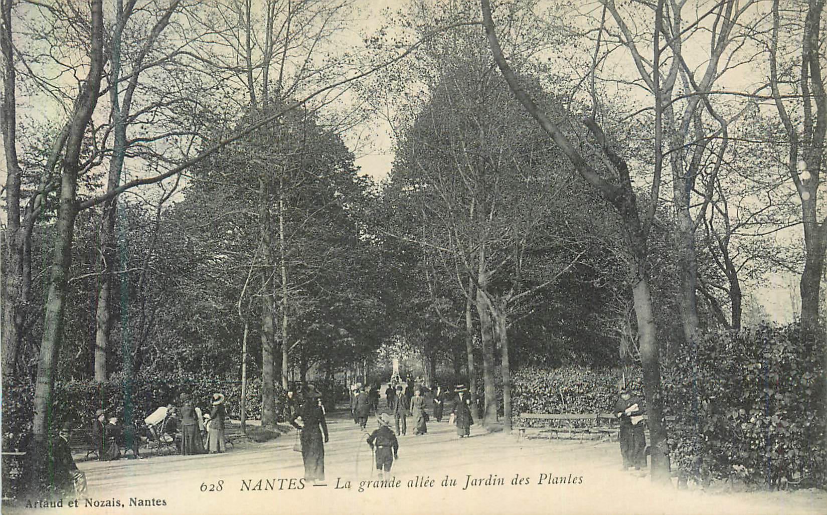 CPA Nantes La Grande Allee du Jardin des Plantes