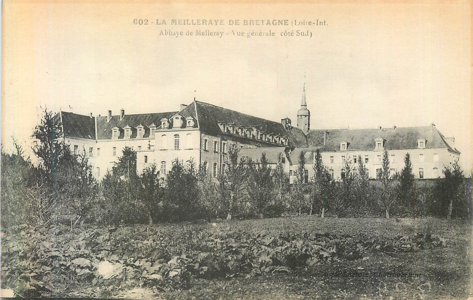 CPA La Meilleraye de Bretagne (L Inf) L'Abbaye de Melleray Vue Generale Cote Sud