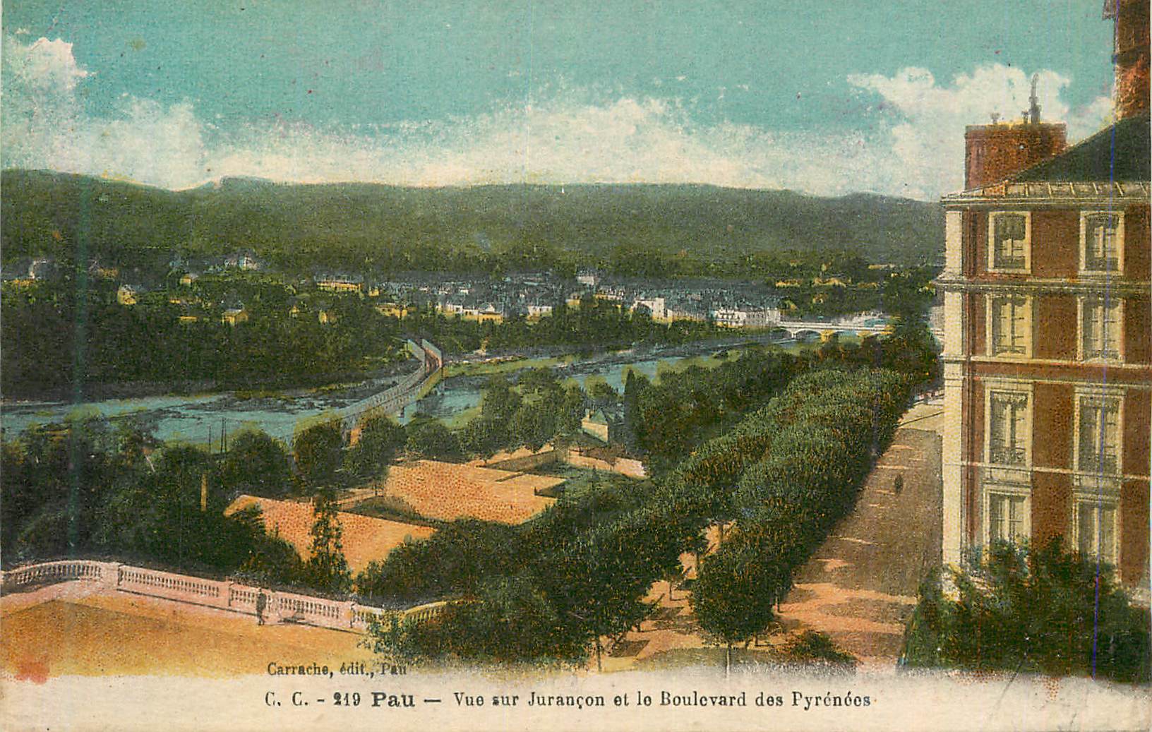 CPA Pau Vue sur Jurancon et le Boulevard des Pyrenees