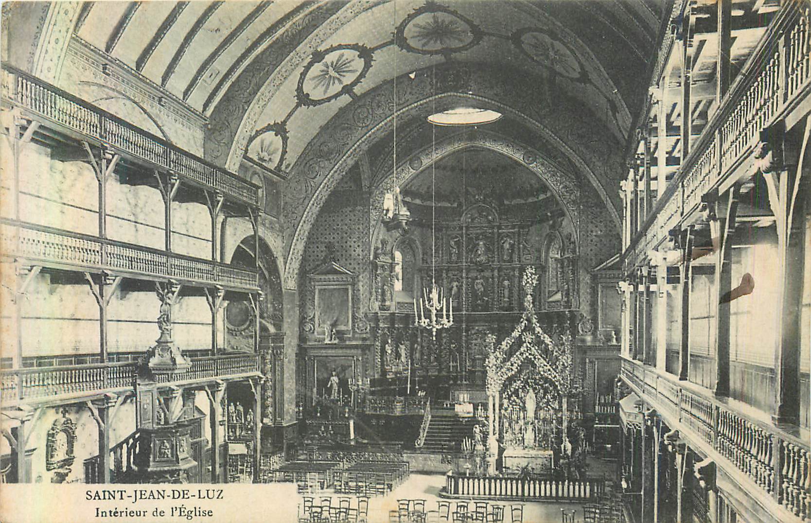 CPA Saint Jean de Luz Interieur de l'Eglise