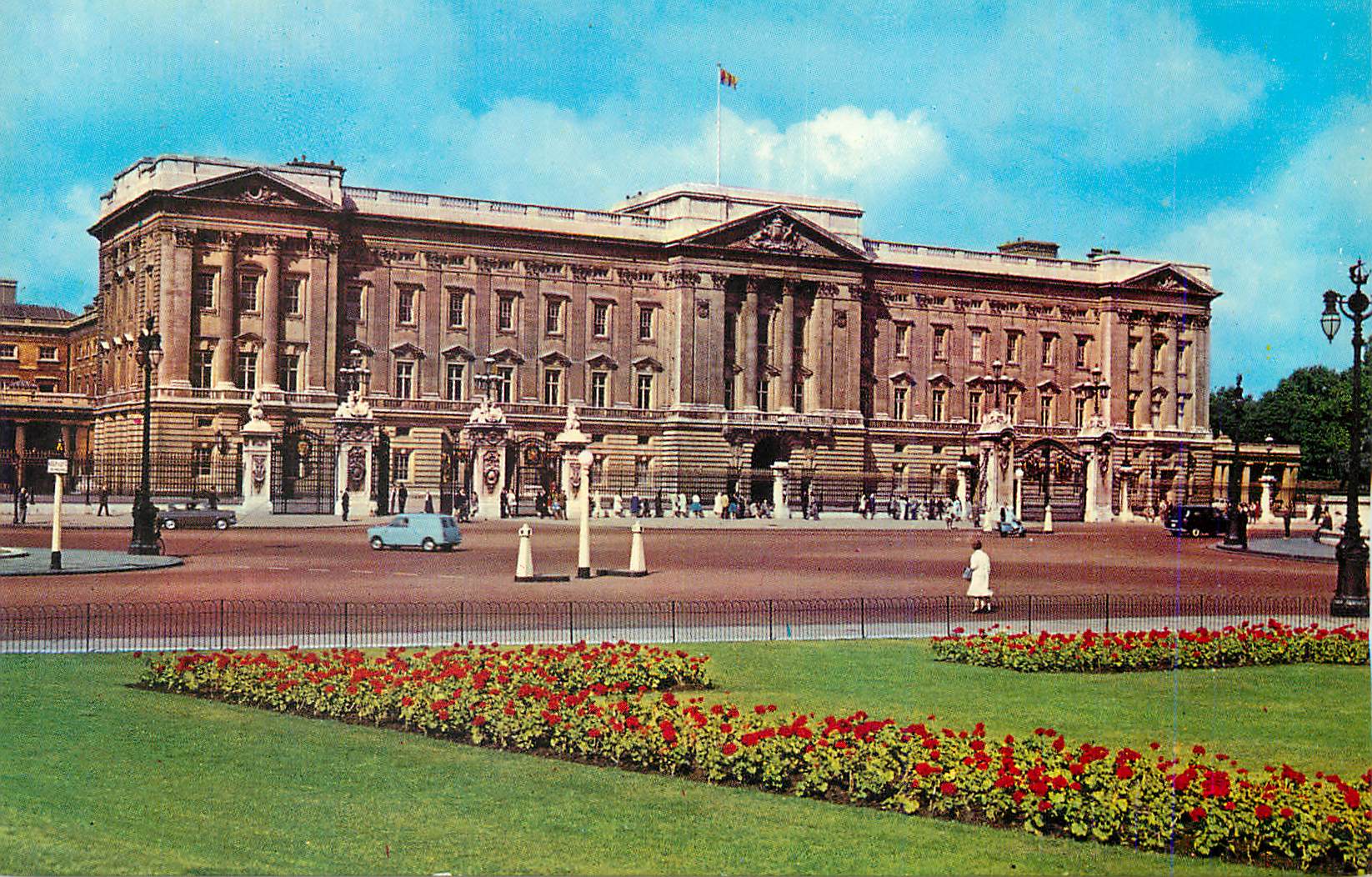 CPM Buckingham Palace London Home of the Reigning Monarch