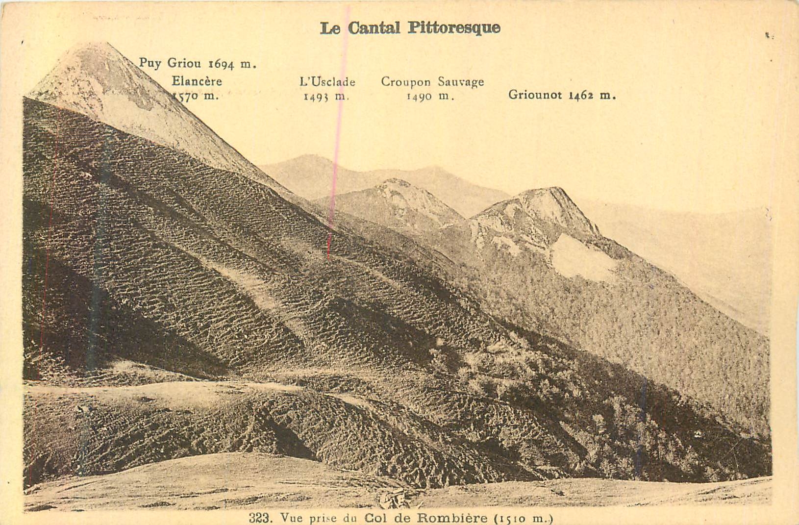 CPM Le Cantal Pittoresque Vue Prise du Col de Rombiere (1510 m)