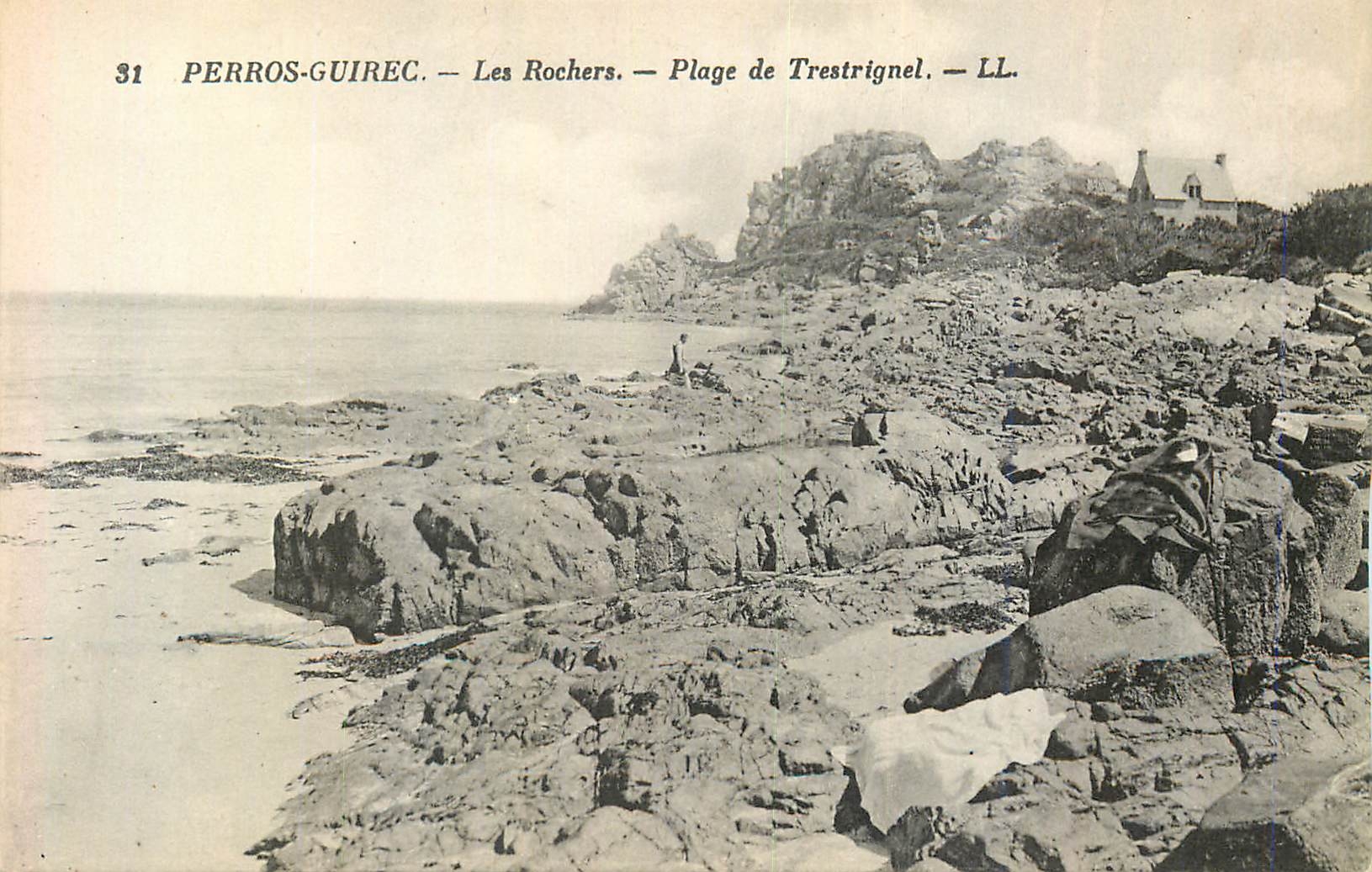 CPA Perros Guirec les Rochers Plage de Trestrignel