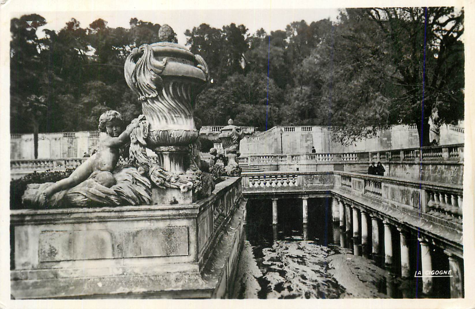 Les bains romains à Nîmes — Jardin de la Fontaine — Éditeur LA CIGOGNE, n°15.019