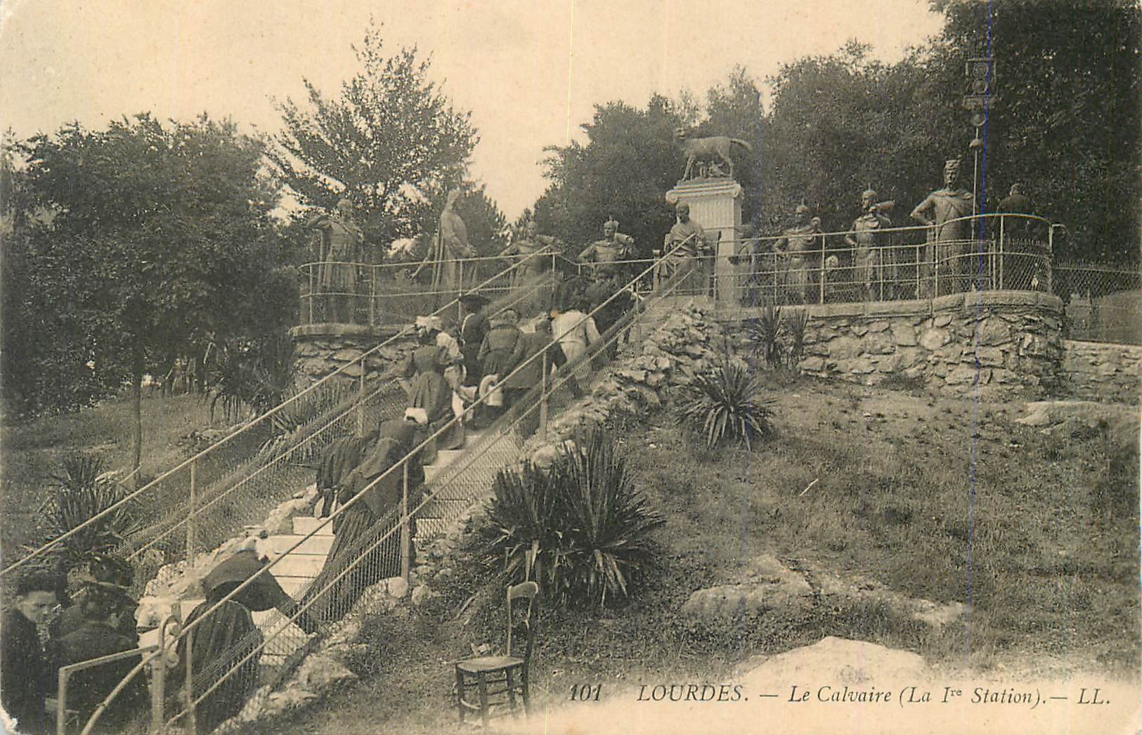 CPA Lourdes Le Calvaire (La Ire Station)