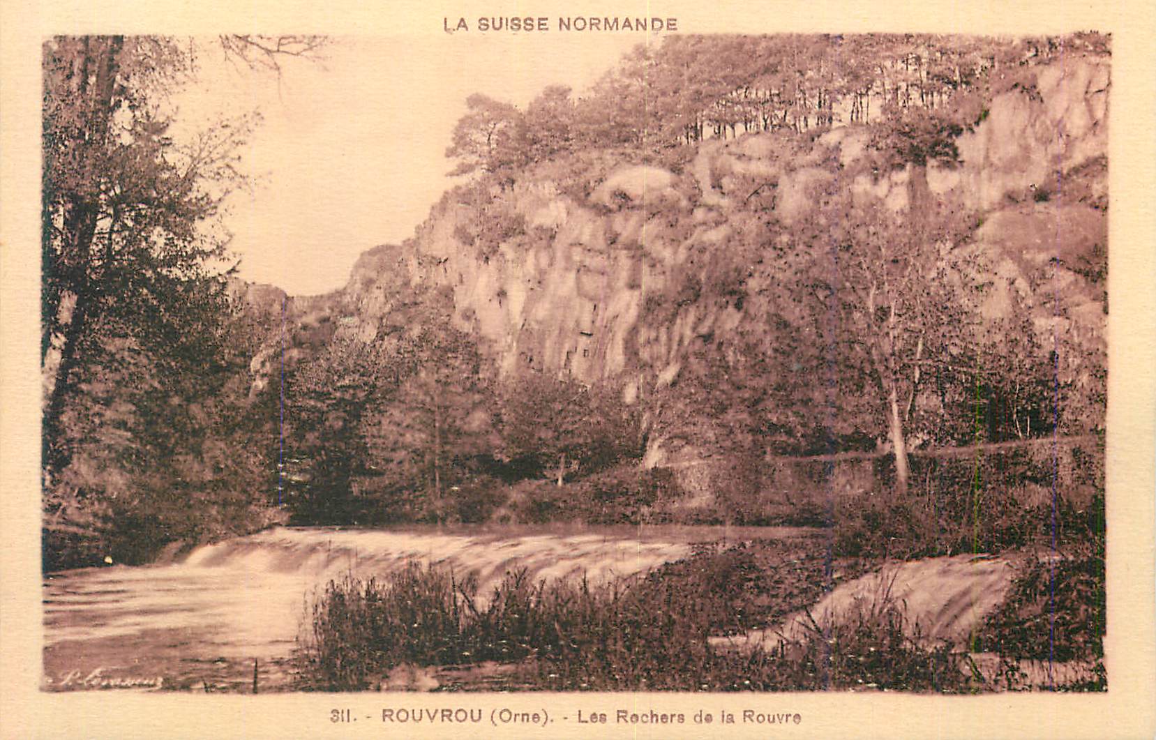 CPA Rouvrou (Orne) La Suisse Normande Les Rochers de la Rouvre