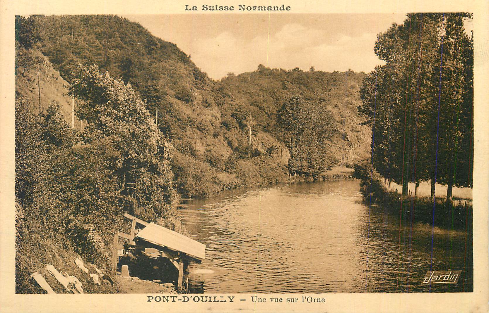 CPA Pont D'Ouilly La Suisse Normande Une Vue sur l'Orne
