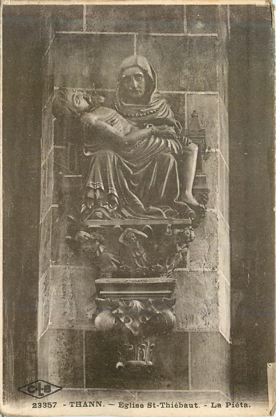 CPA Thann Eglise St Thiebaut La Pieta
