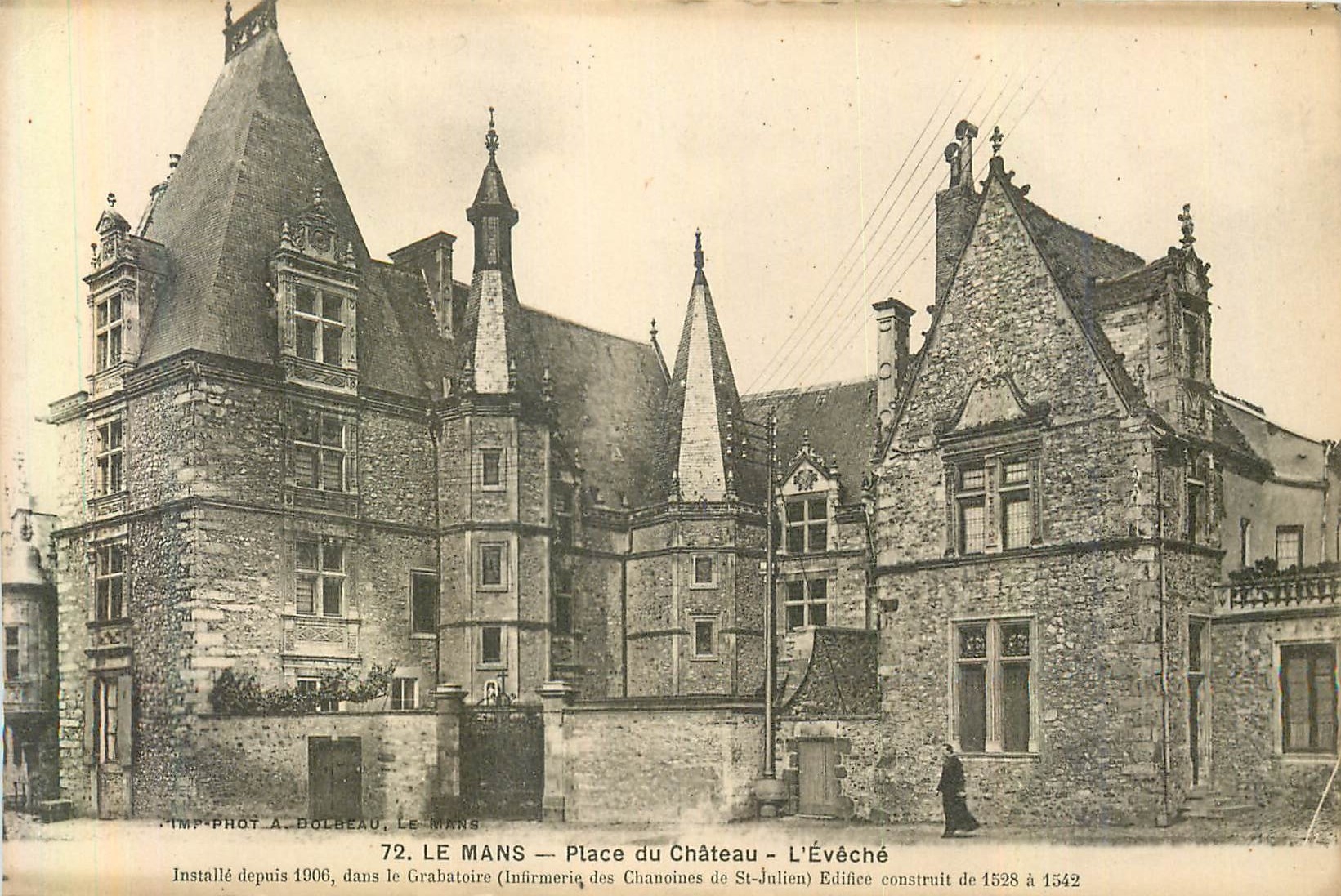 CPA Le Mans Place de Chateau L'Eveche Installe depuis 1906 dans la Grabatoire
