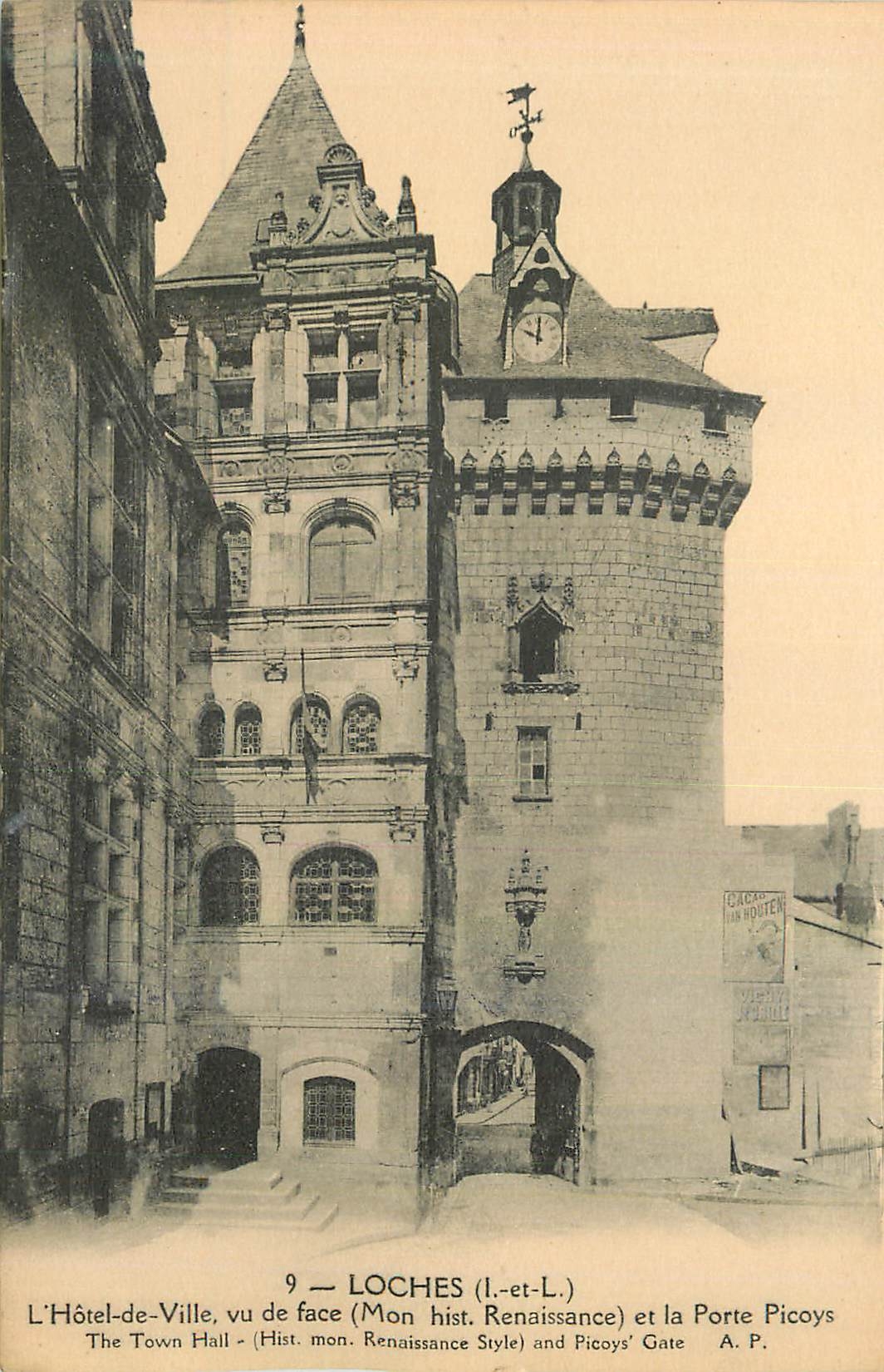 CPA Loches (I et L) L'Hotel de Ville vu de Face (Mon Hist Renaissance) et la Porte Picoys