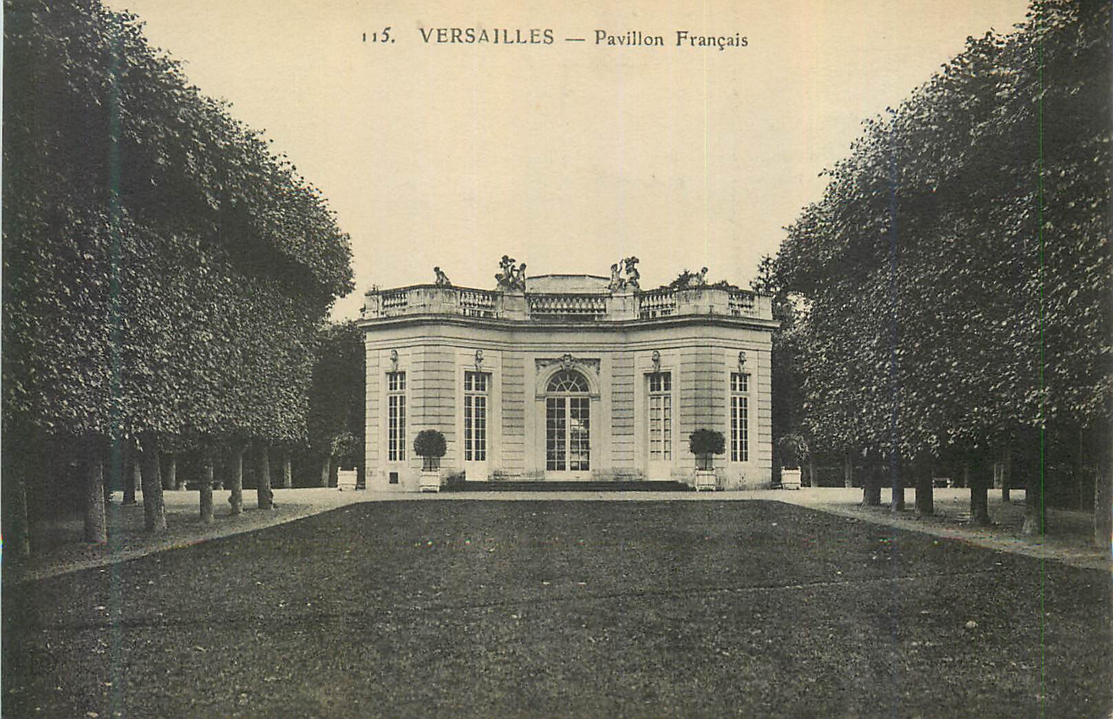 CPA Versailles Pavillon Francais