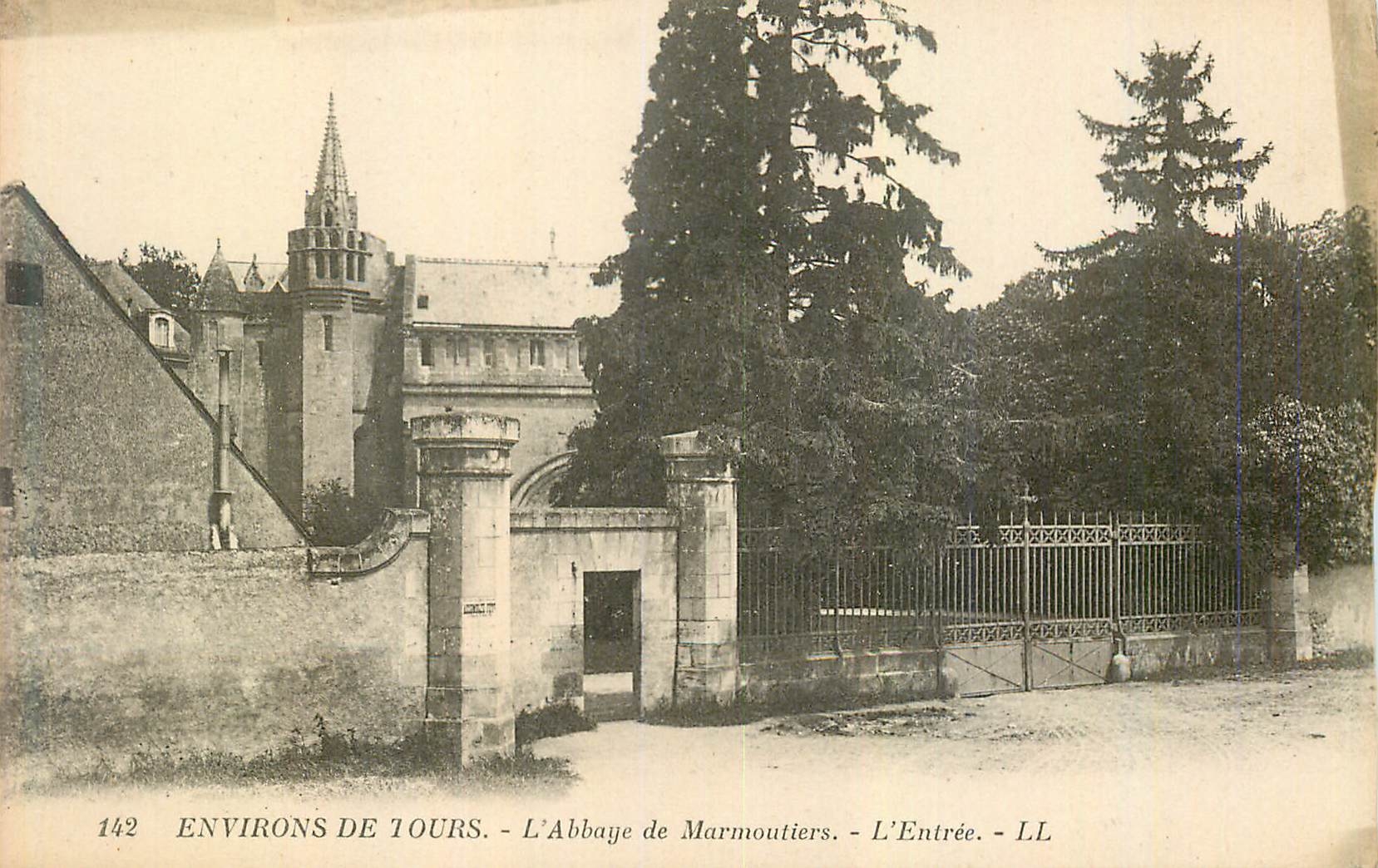 CPA Environs de Tours L'Abbaye de Marmoutiers L'Entree