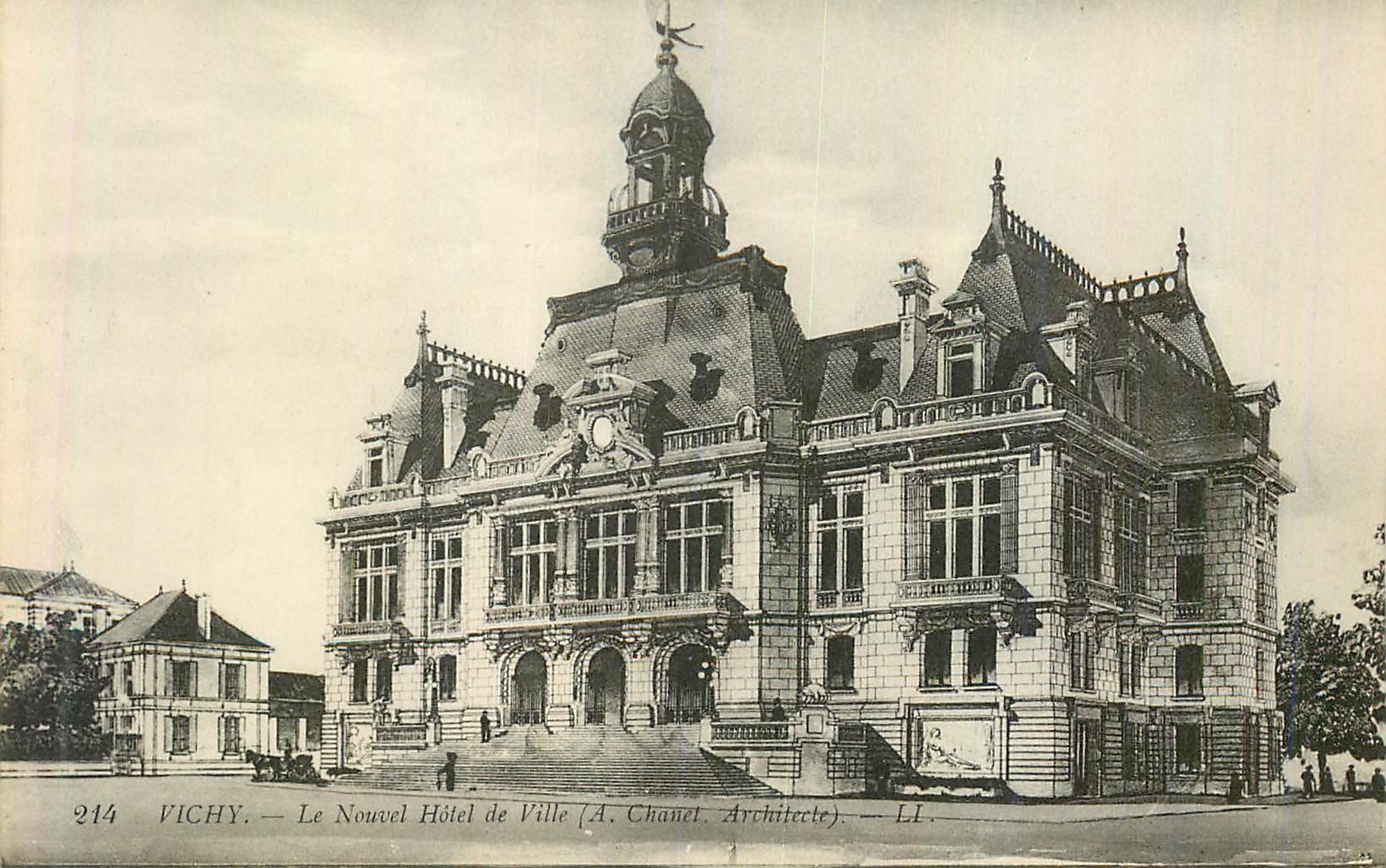 CPA Vichy Le Nouvel Hotel de Ville (A Chanet Architecte)