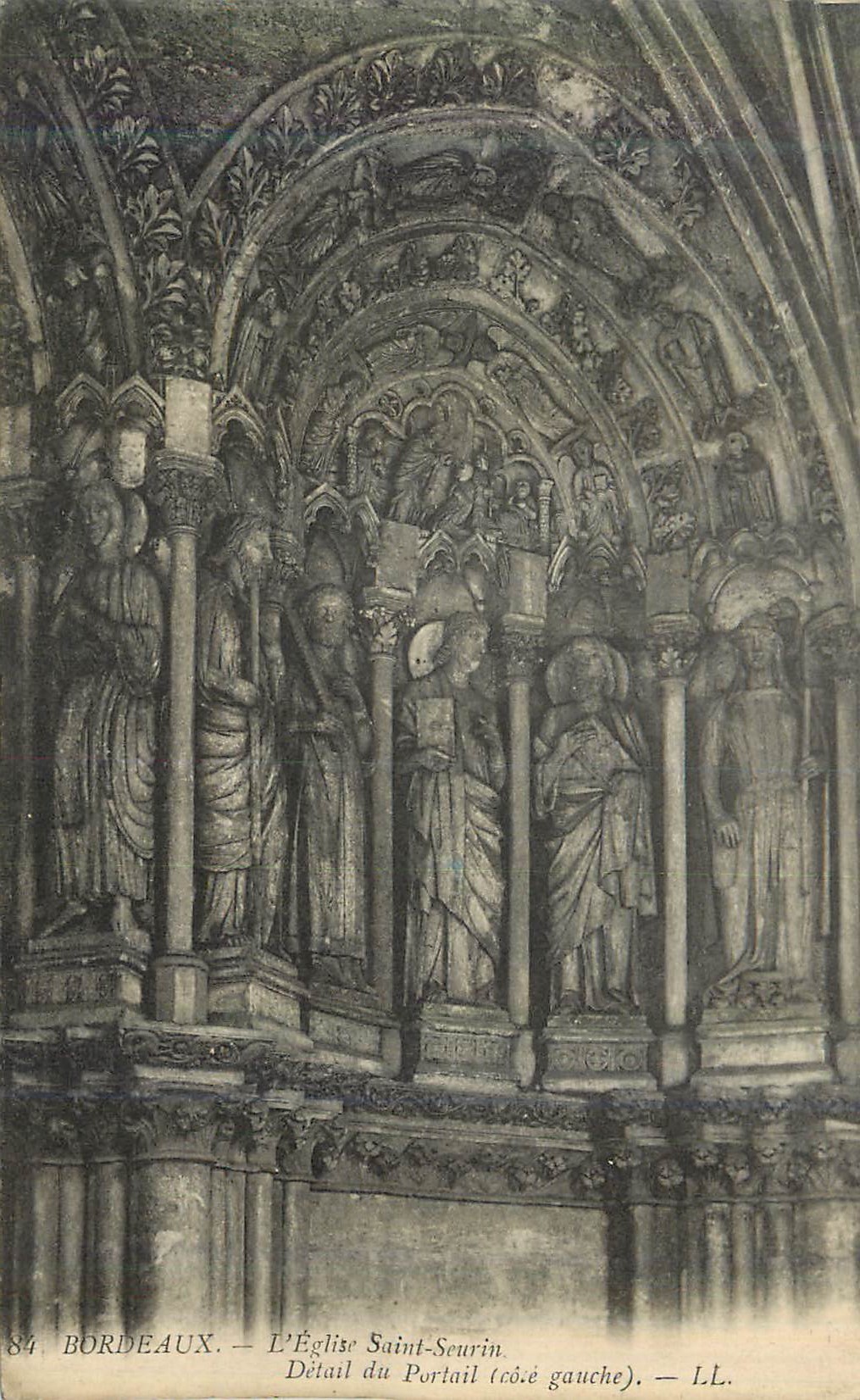 CPA Bordeaux L'Eglise Saint Seurin Detail du Portail (Cote Gauche)
