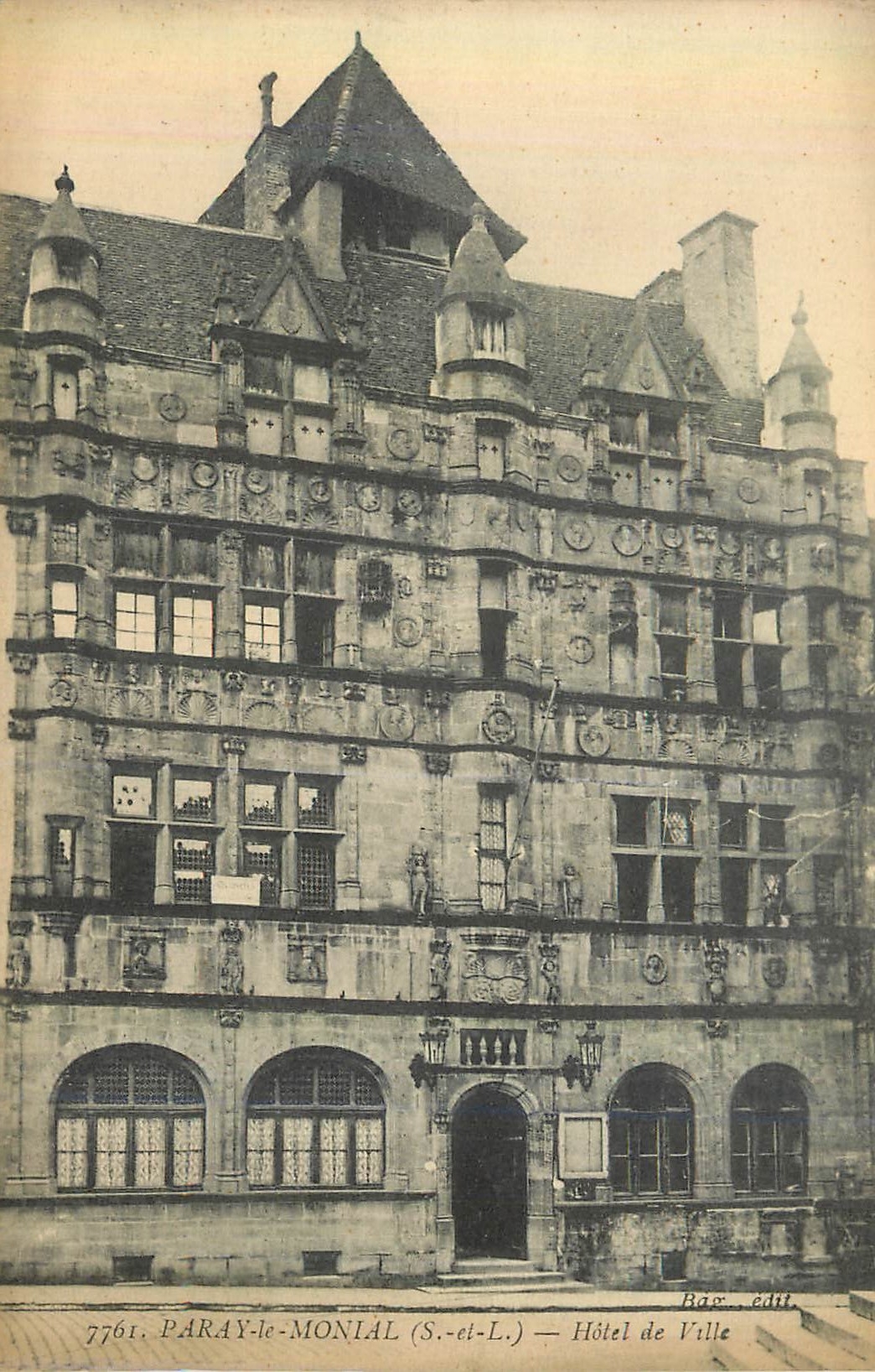 CPA Paray le Monial (S et L) Hotel de Ville