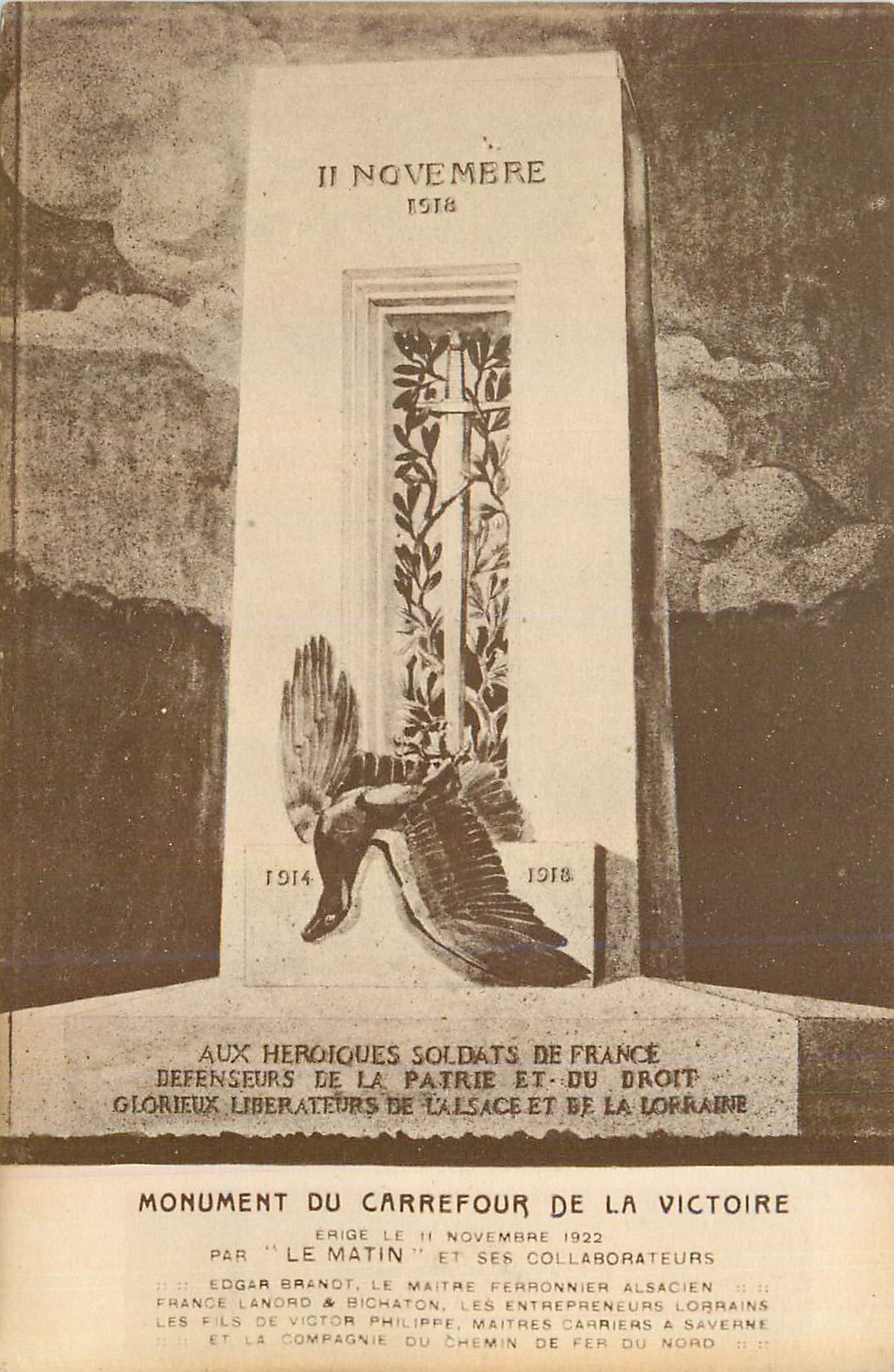 CPA Monument du Carrefour de la Victoire Erige le 11 Novembre 1922 Militaria