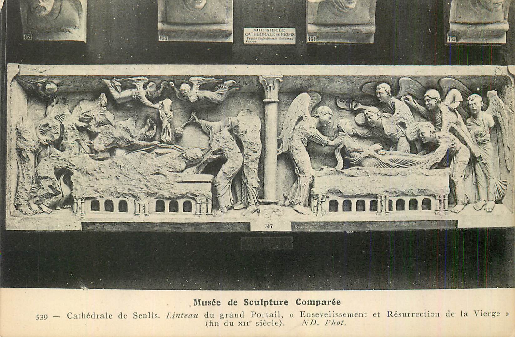 CPA Musee de Sculpture Comparee La Cathedrale de Senlis Linteau du Grand Portail