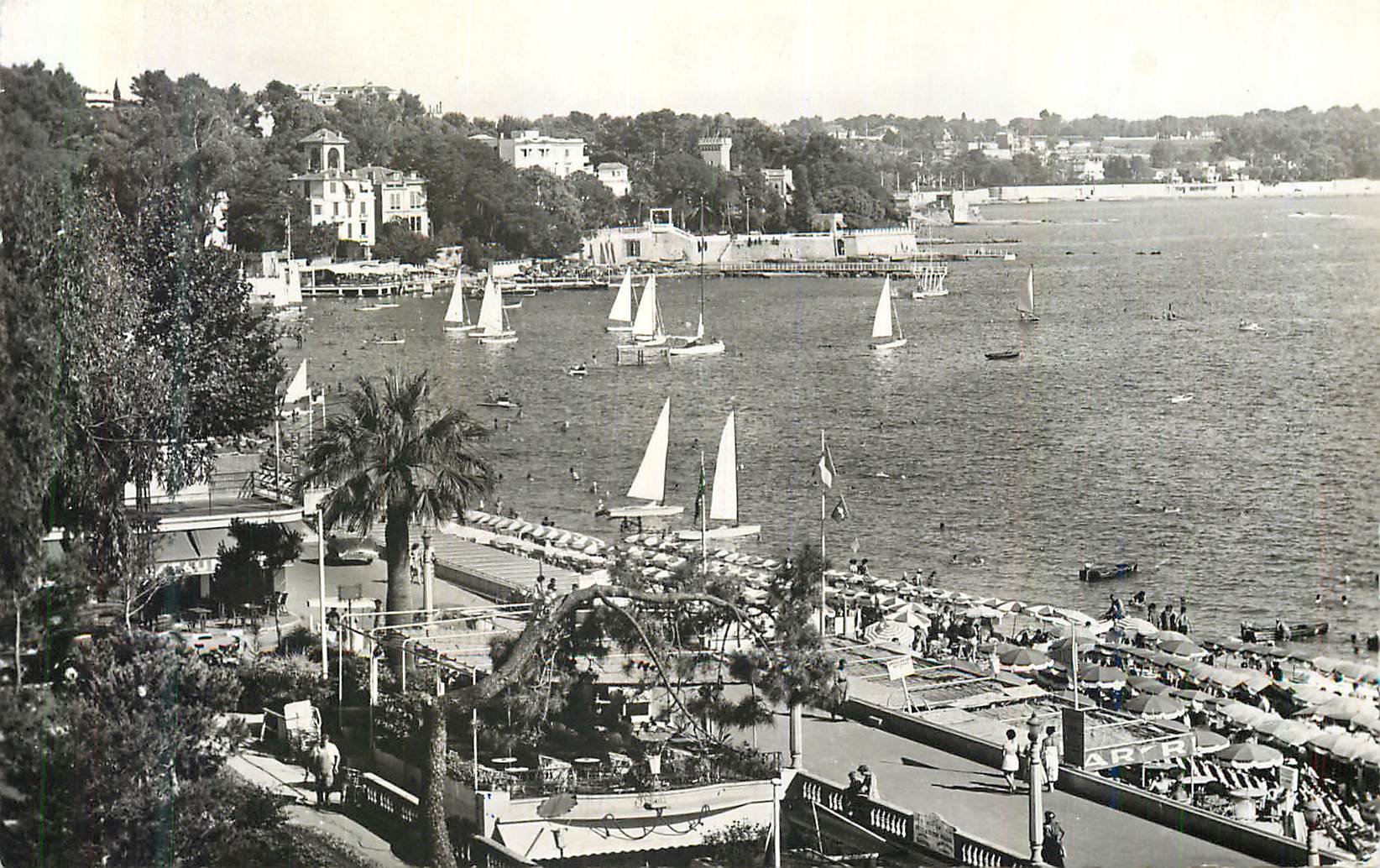 CPM Juan les Pins La Cote d'Azur La Plage