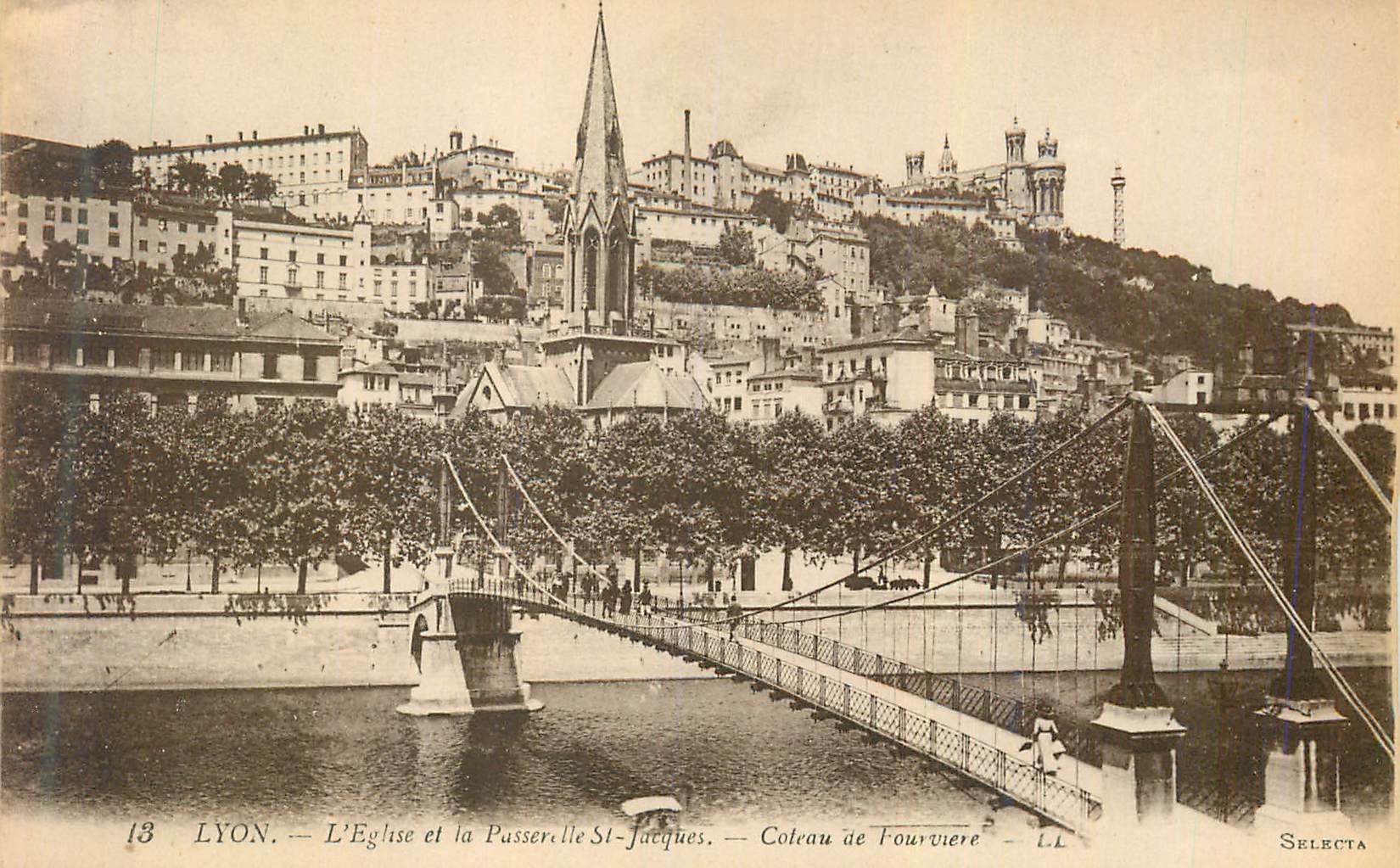 CPA Lyon L'Eglise et la Passerelle St Jacques Coteau de Fourviere
