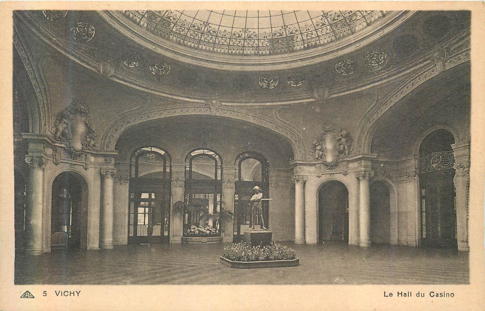 CPA Vichy Le Hall du Casino
