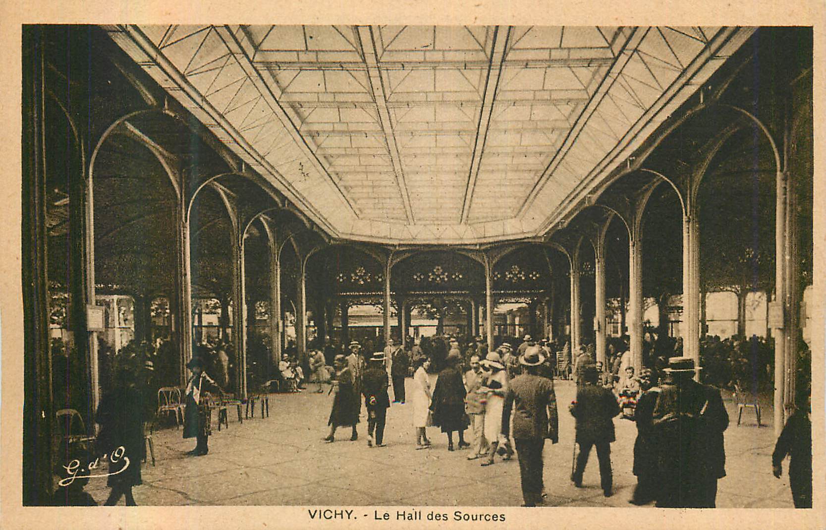 CPA Vichy Le Hall des Sources