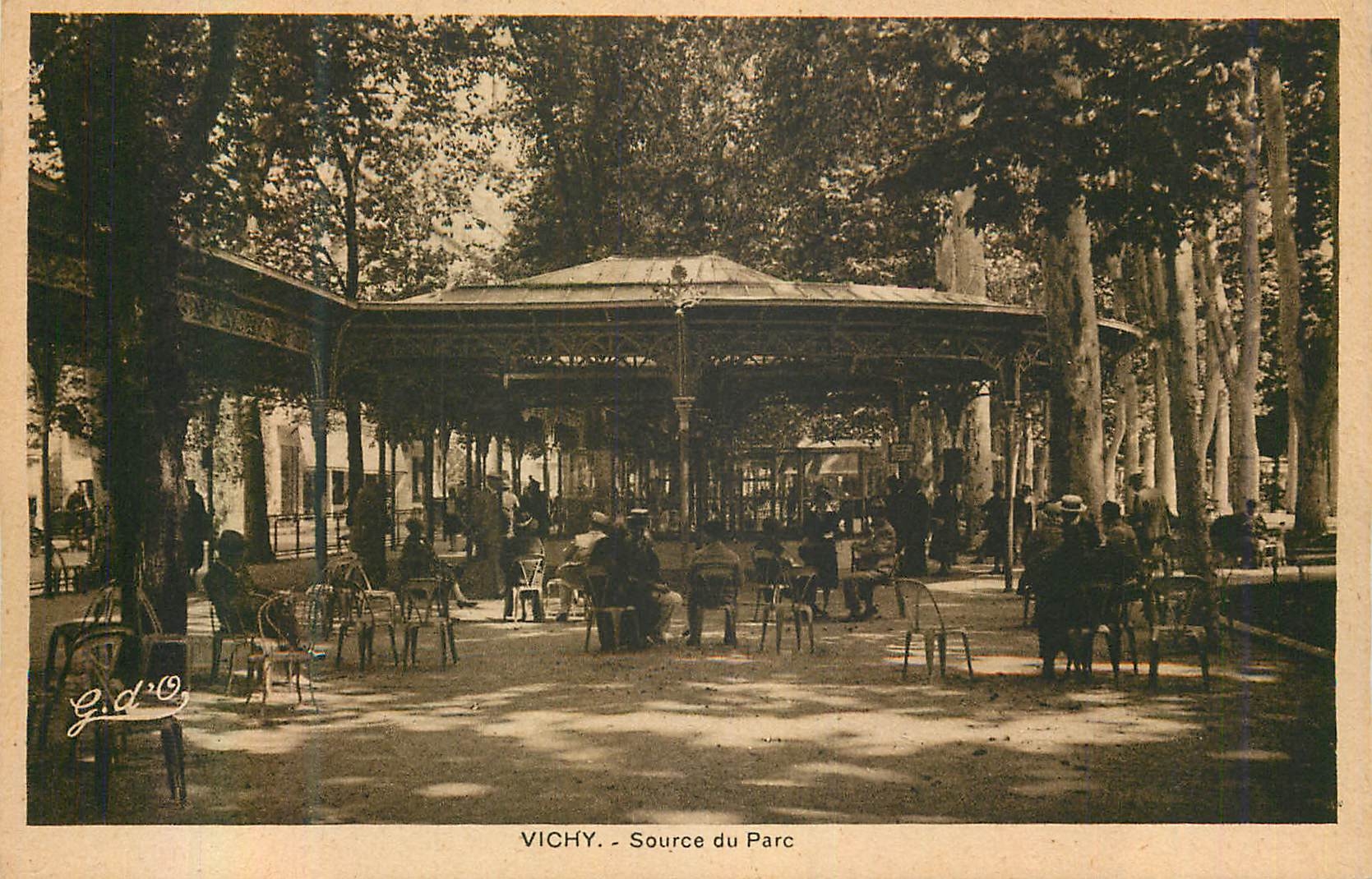 CPA Vichy Source du Parc