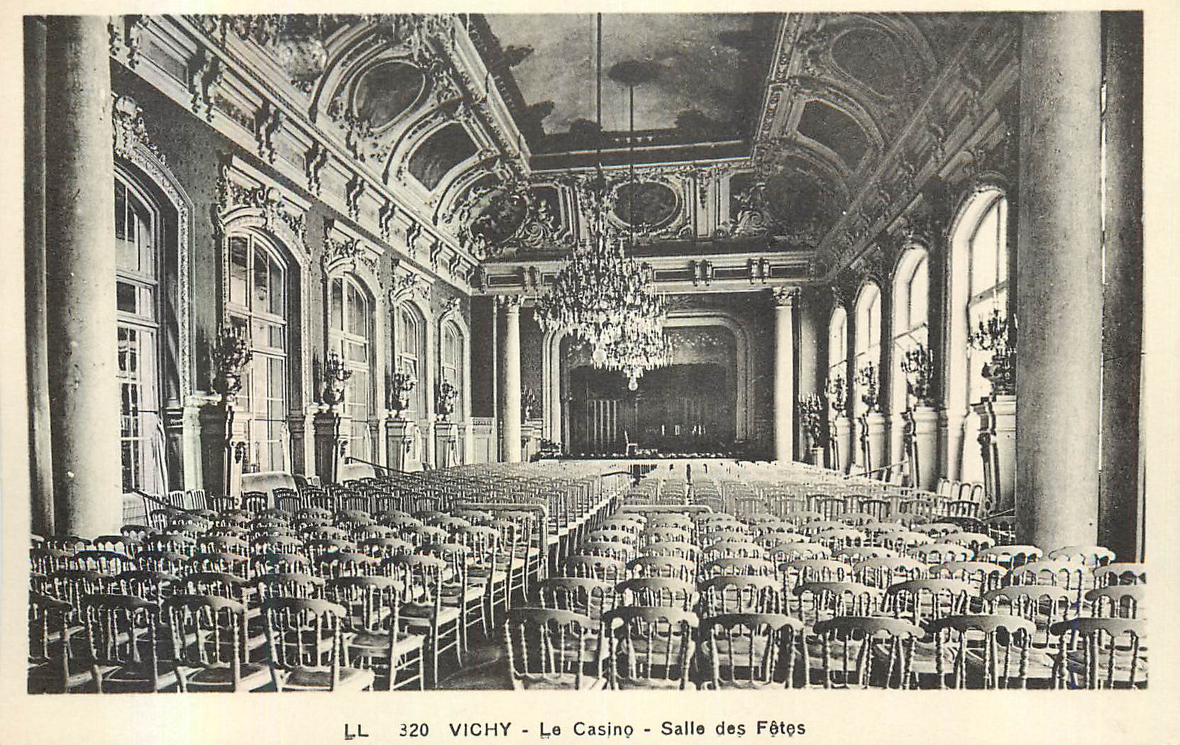 CPA Vichy Le Casino Salle des Fetes