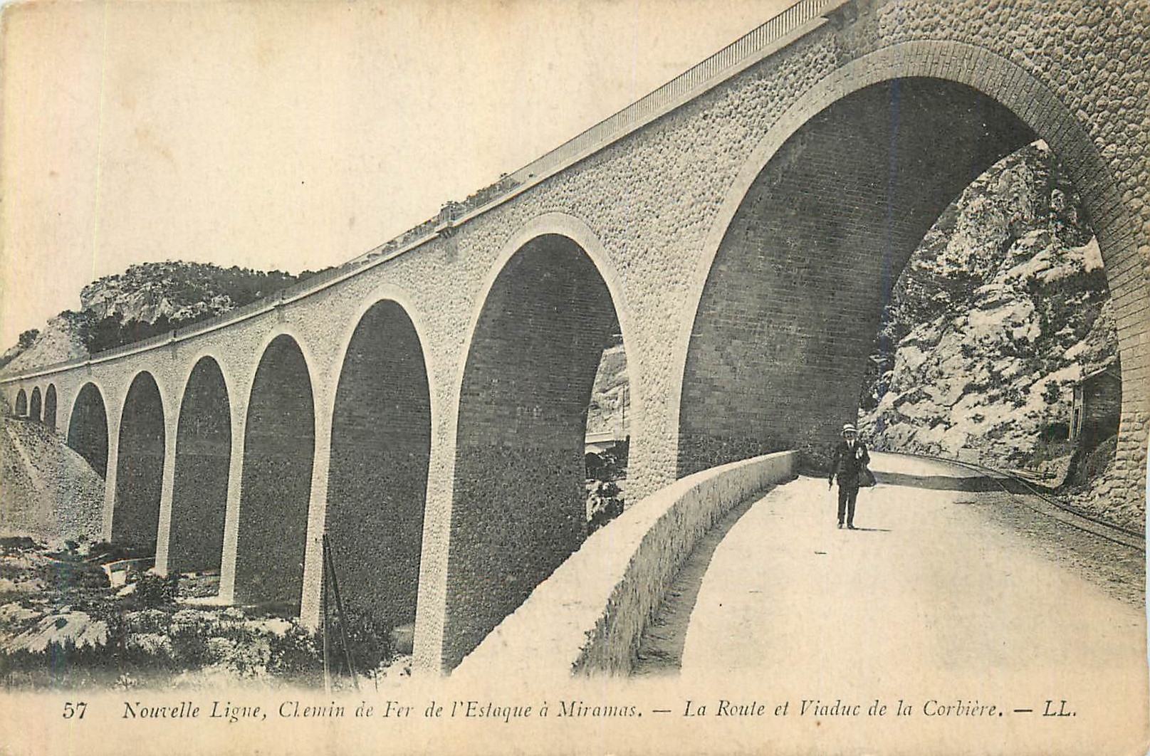 CPA Nouvelle Ligue Chemin de Fer de l'Estaques a Miramas La Route et Viaduc de la Corbiere