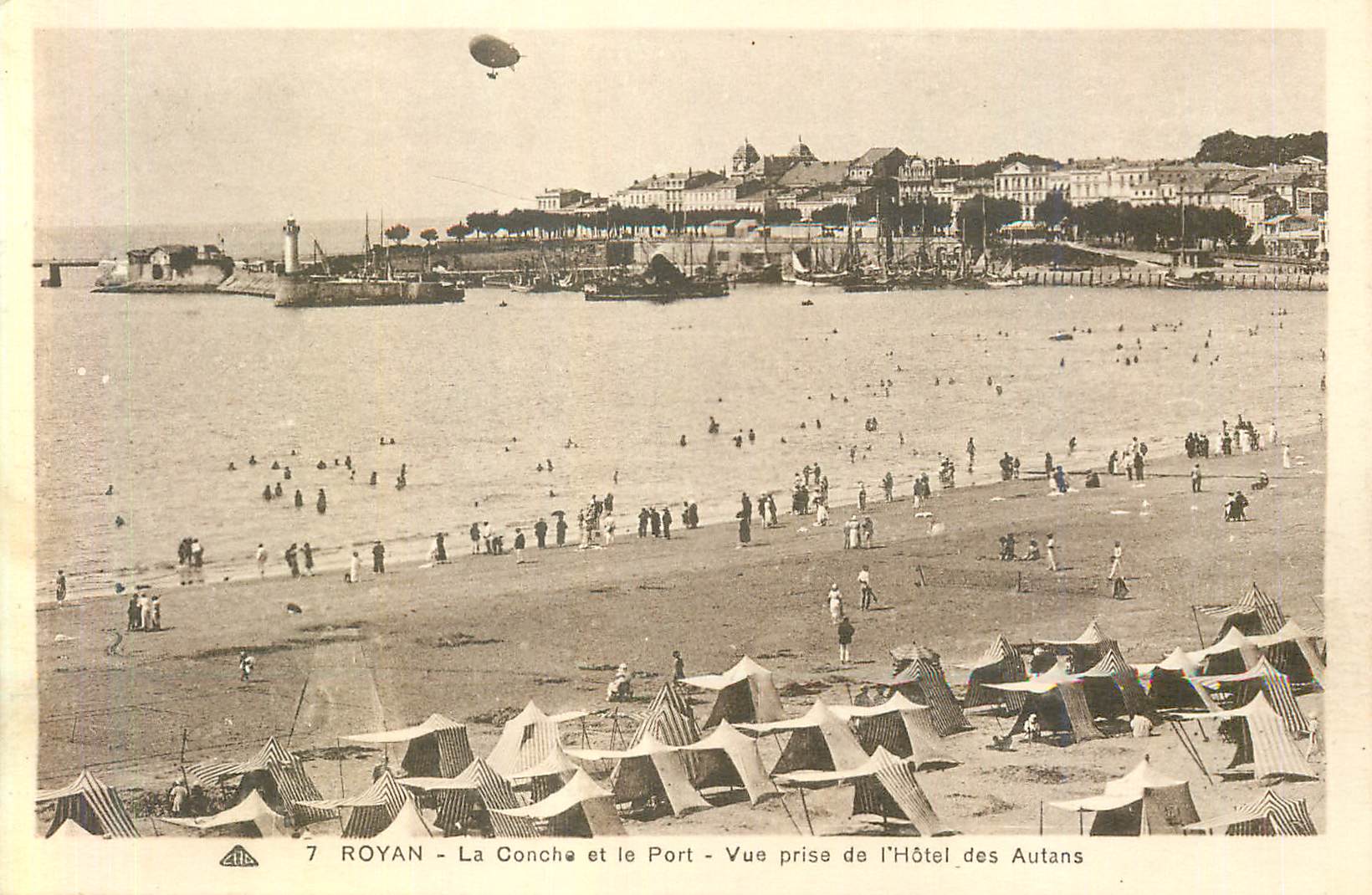 Royan - La Conche et le Port - Vue prise de l'Hôtel des Autans