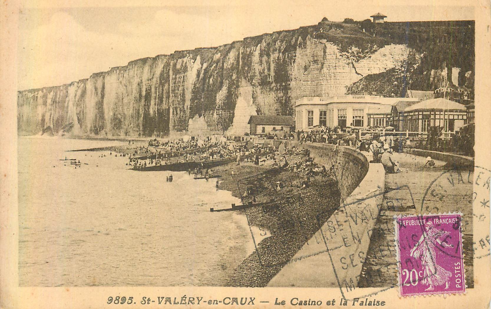 CPA St Valery en Caux le Casino et la Falaise
