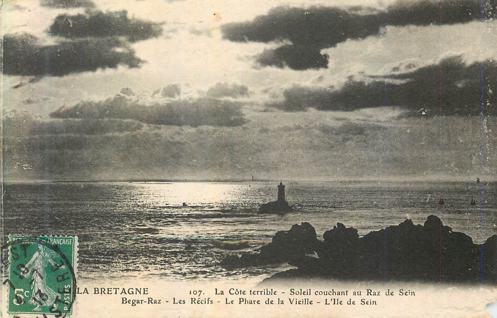 CPA la Bretagne la Cote Terrible Soleil Couchant au Raz de Sein Begar Raz les Recifs