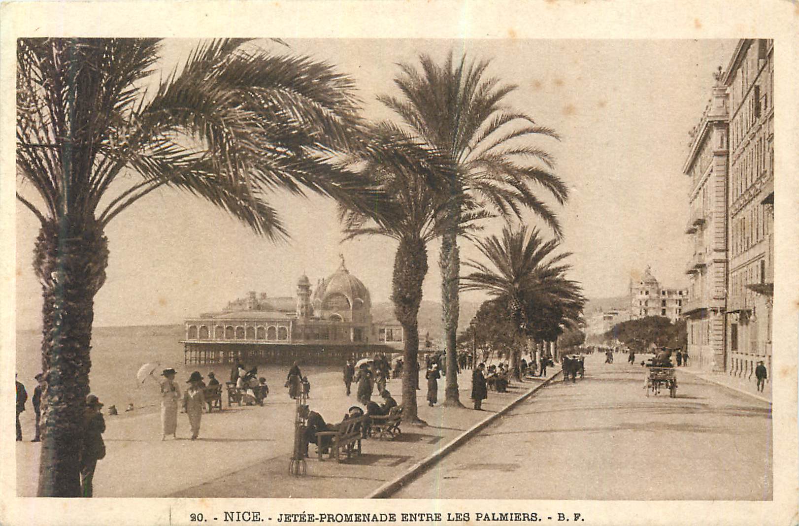CPA Nice Jetee Promenade Entre les Palmiers