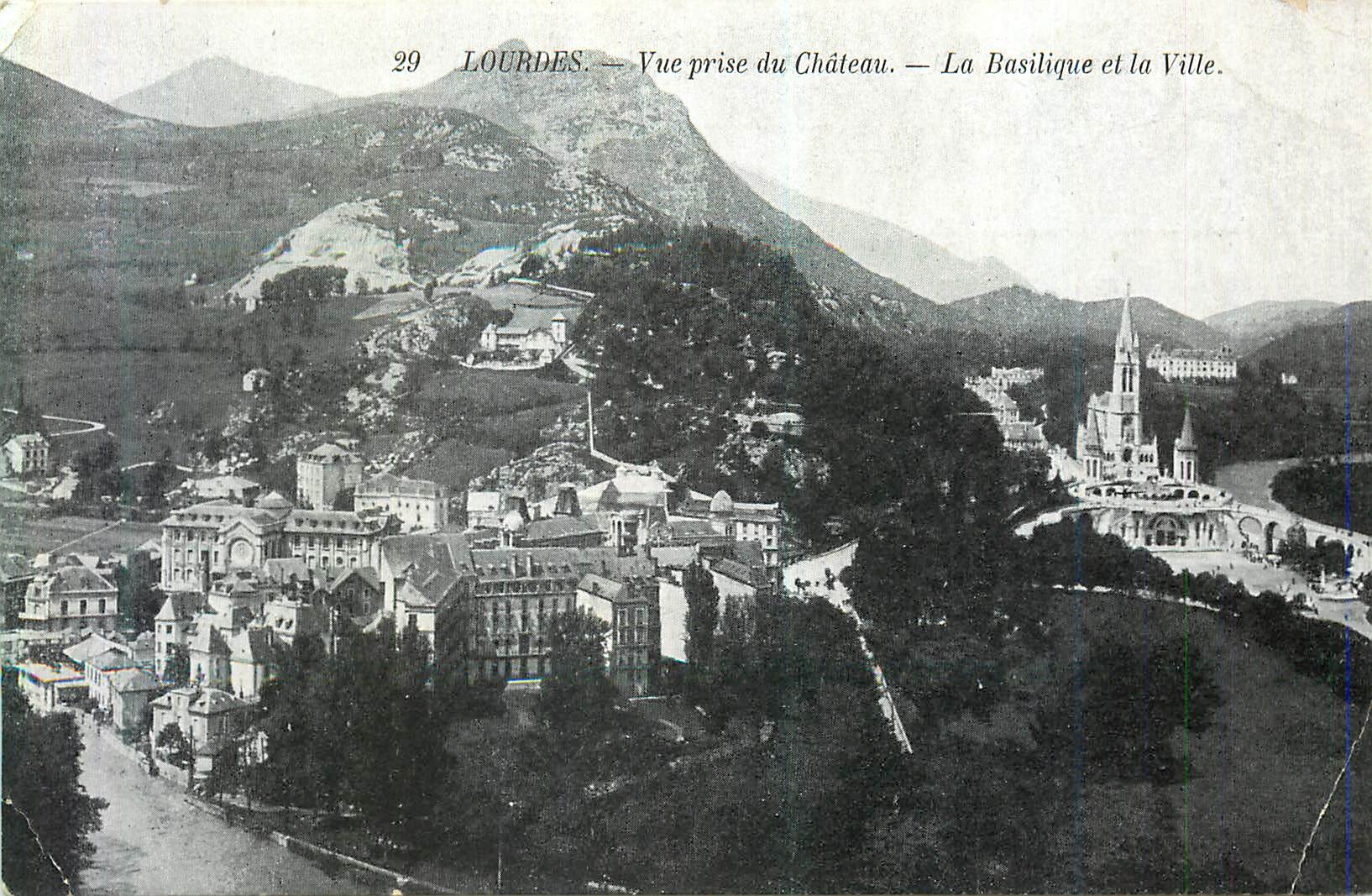 CPA Lourdes Vue Prise du Chateau la Basilique et la Ville