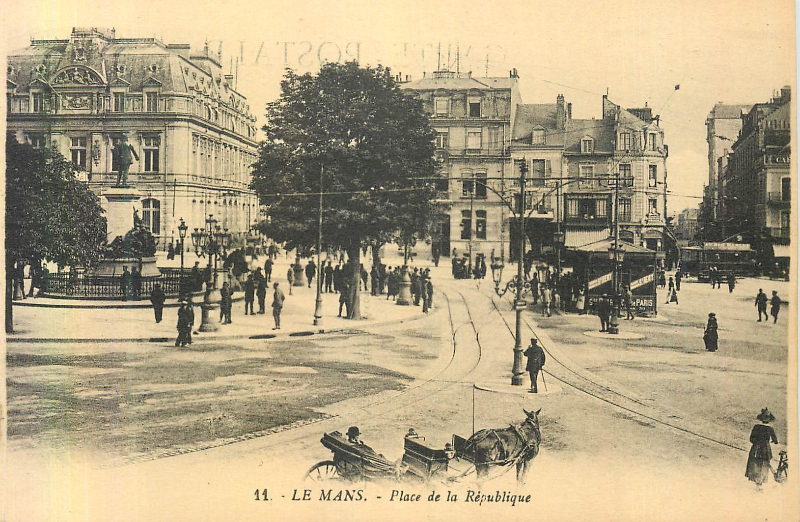 CPA le Mans Place de la Republique