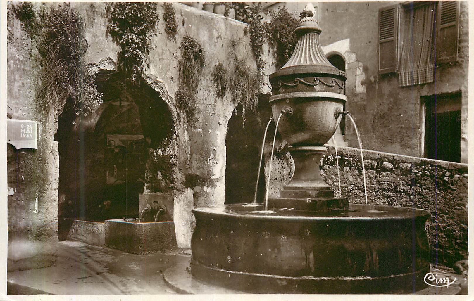 CPM Saint Paul de Vence (A M) une Vieille Fontaine