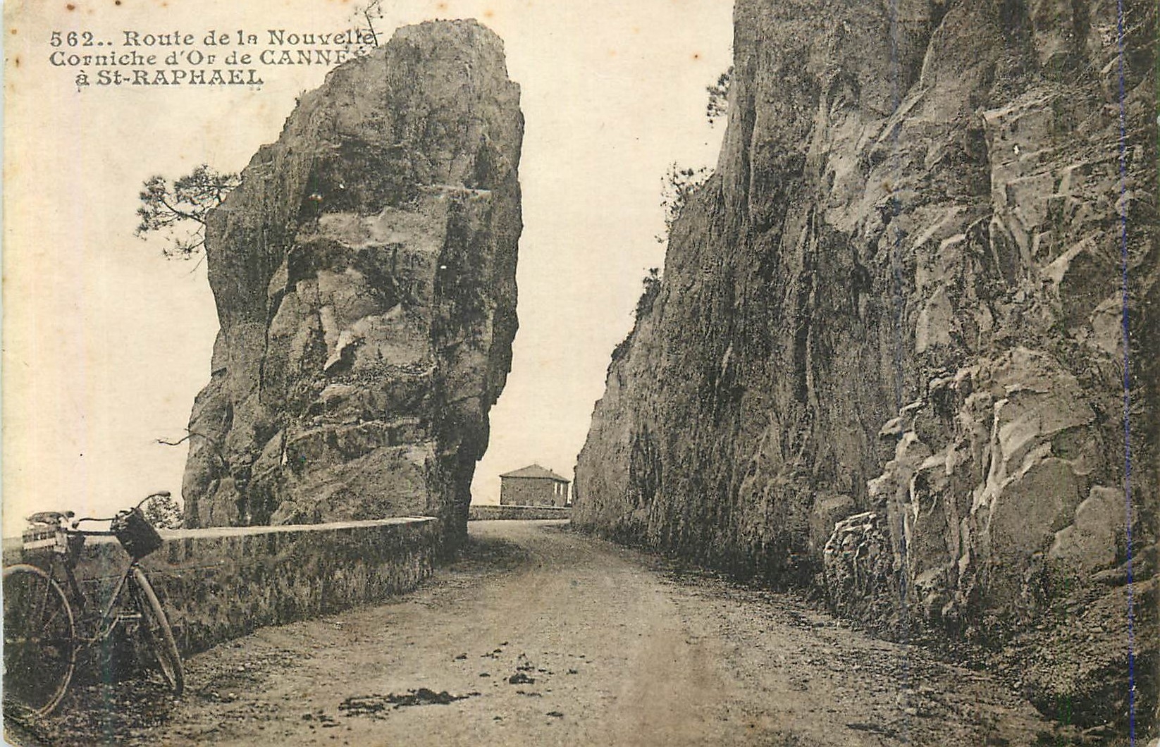 CPA Route de la Nouvelle Corniche d'Or de Cannes a st Raphael