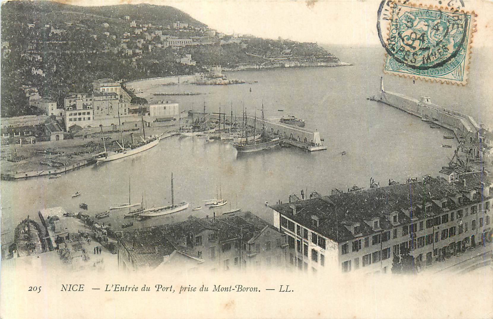 CPA Nice l'Entree du Port Prise du Mont Boron Bateaux