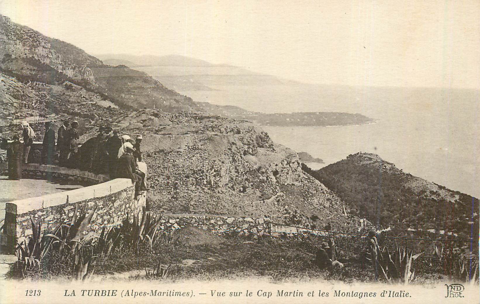 La Turbie (Alpes-Maritimes) — Vue sur le Cap Martin et les Montagnes d'Italie — N.D. Phot.