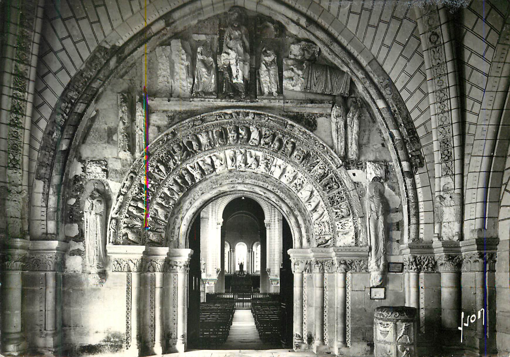 CPM Chateau de Loches (I et L) Porte de la Collegiale St Ours
