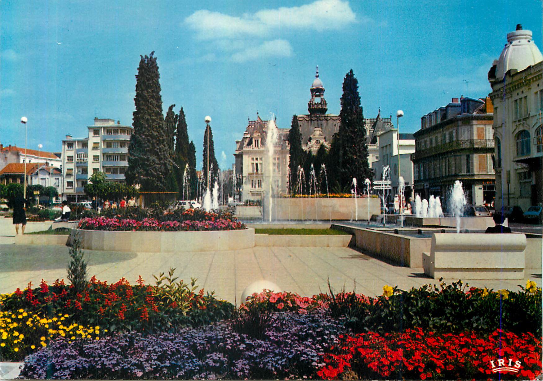 CPM Vichy (Allier) Vacances Sante Detente Loisirs La Place Charles de Gaulle