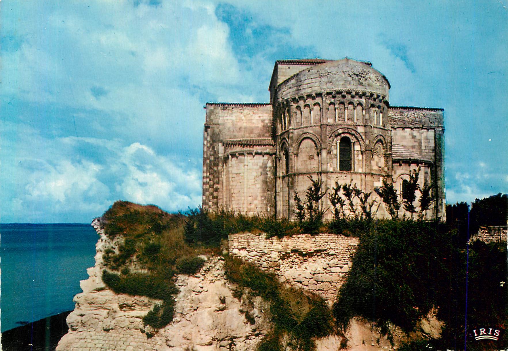CPM Talmont La Cote de Beaute Eglise Romane (XIe Siecle)