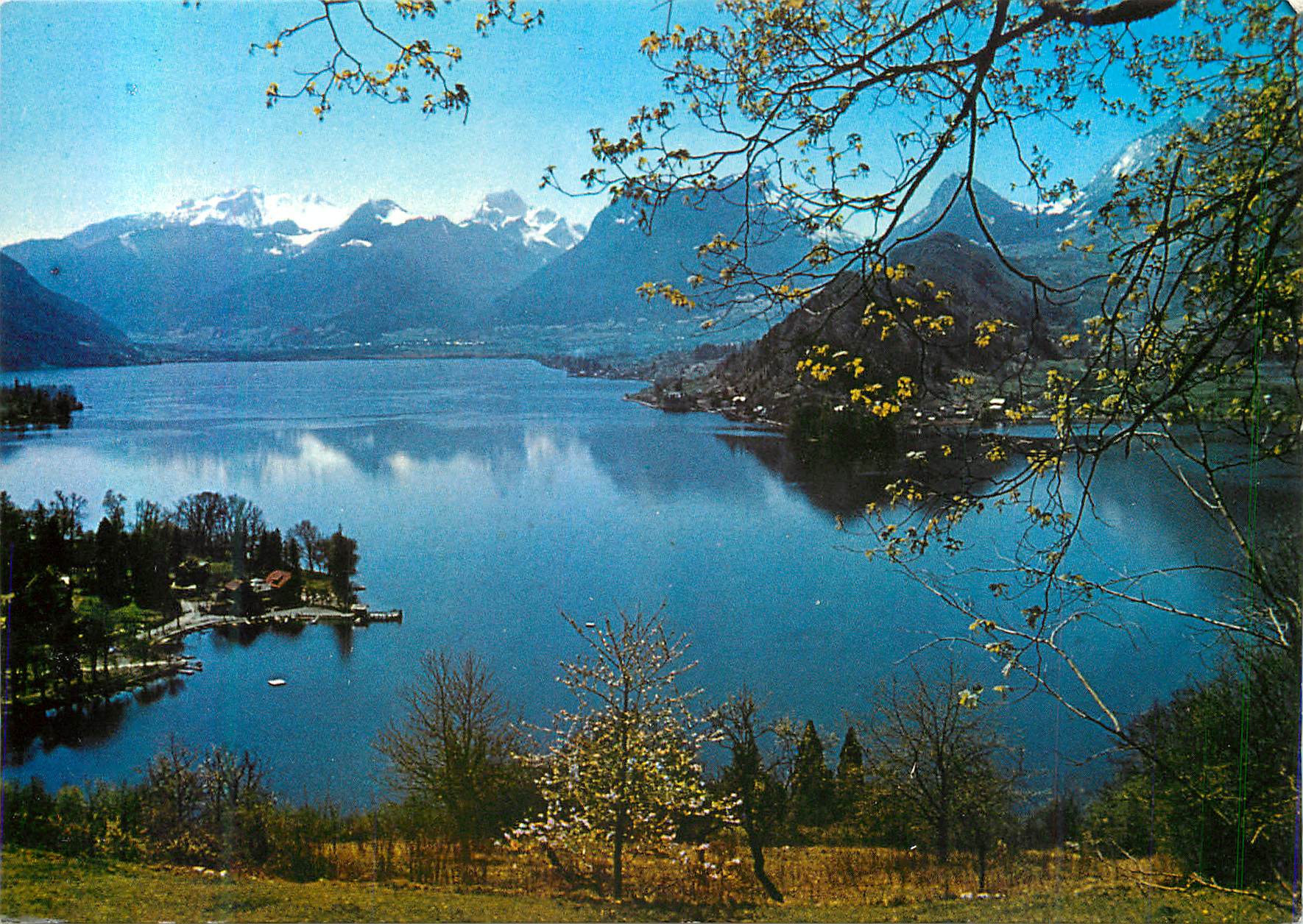 Lac d'Annecy — Matin de printemps au petit lac (Massif des Bauges) — Les Photographies de G. Rossat-Mignod