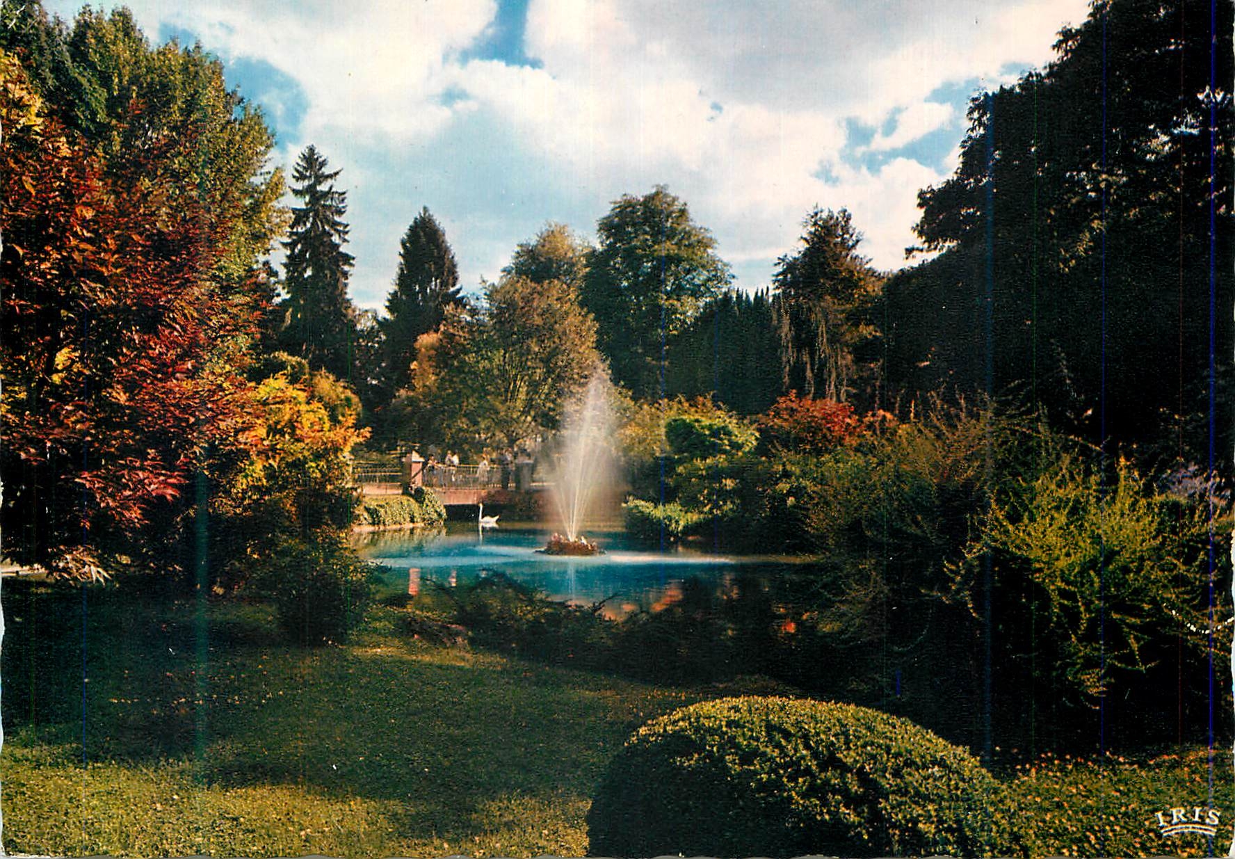 Bassin des cygnes dans les grands Parcs — Vichy (Allier) — Éditeur IRIS, n° 03.310.354