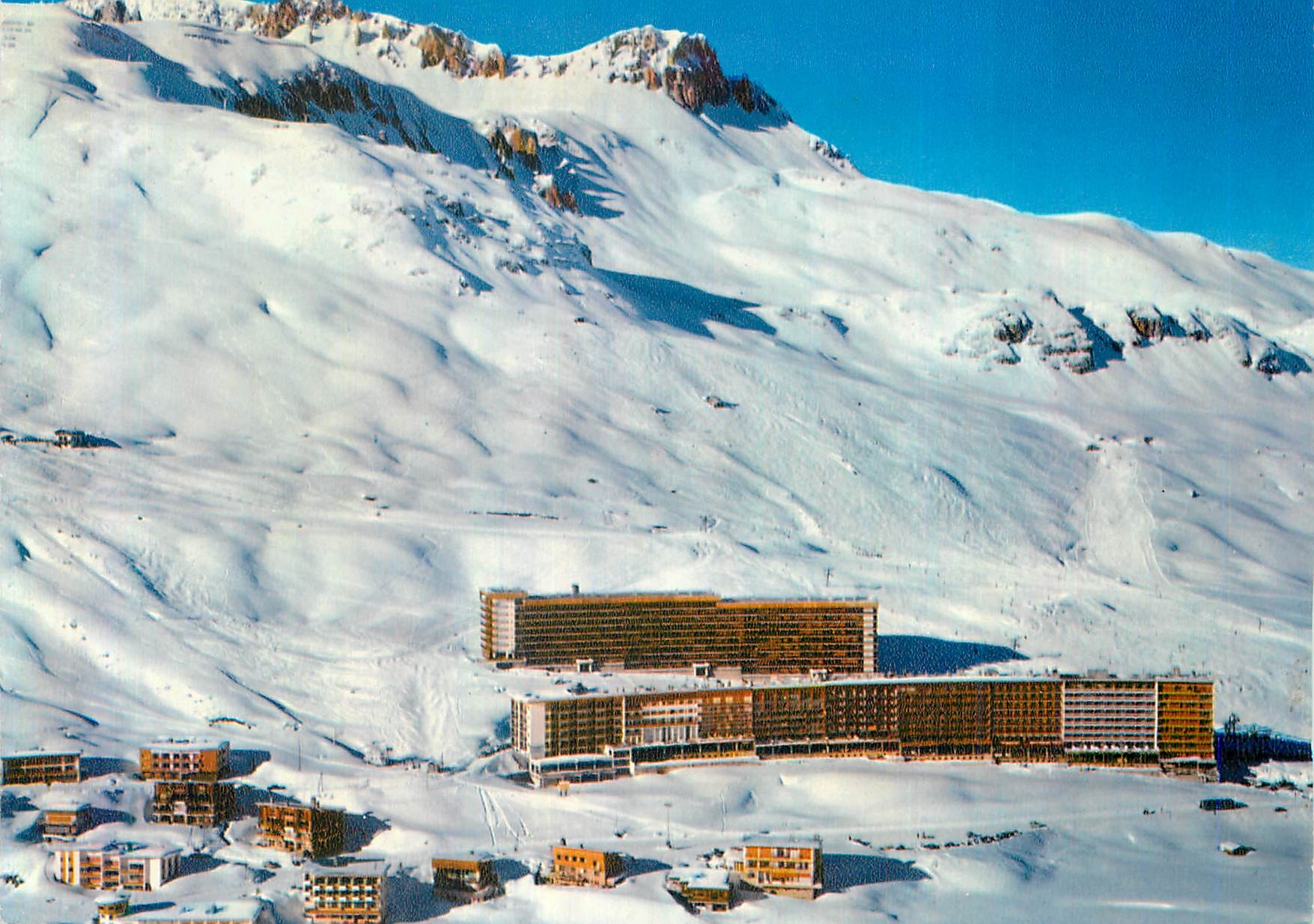 CPM Station du Lac de Tignes (Savoie) Alt 2100 m La Plus Haute d'Europe vue Partielle Aerienne de la station