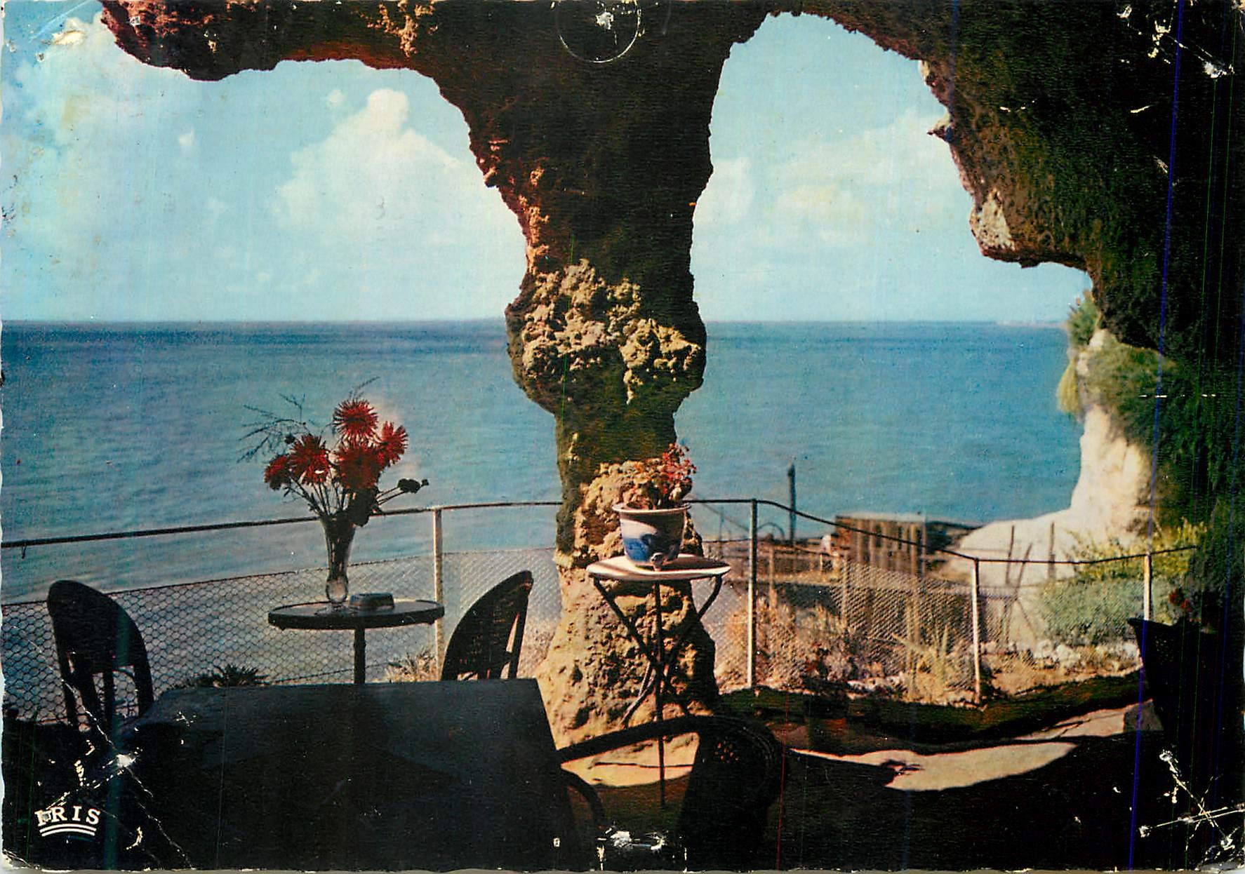 CPA Meschers (Charente Maritime) Cote de Beaute Les Grottes