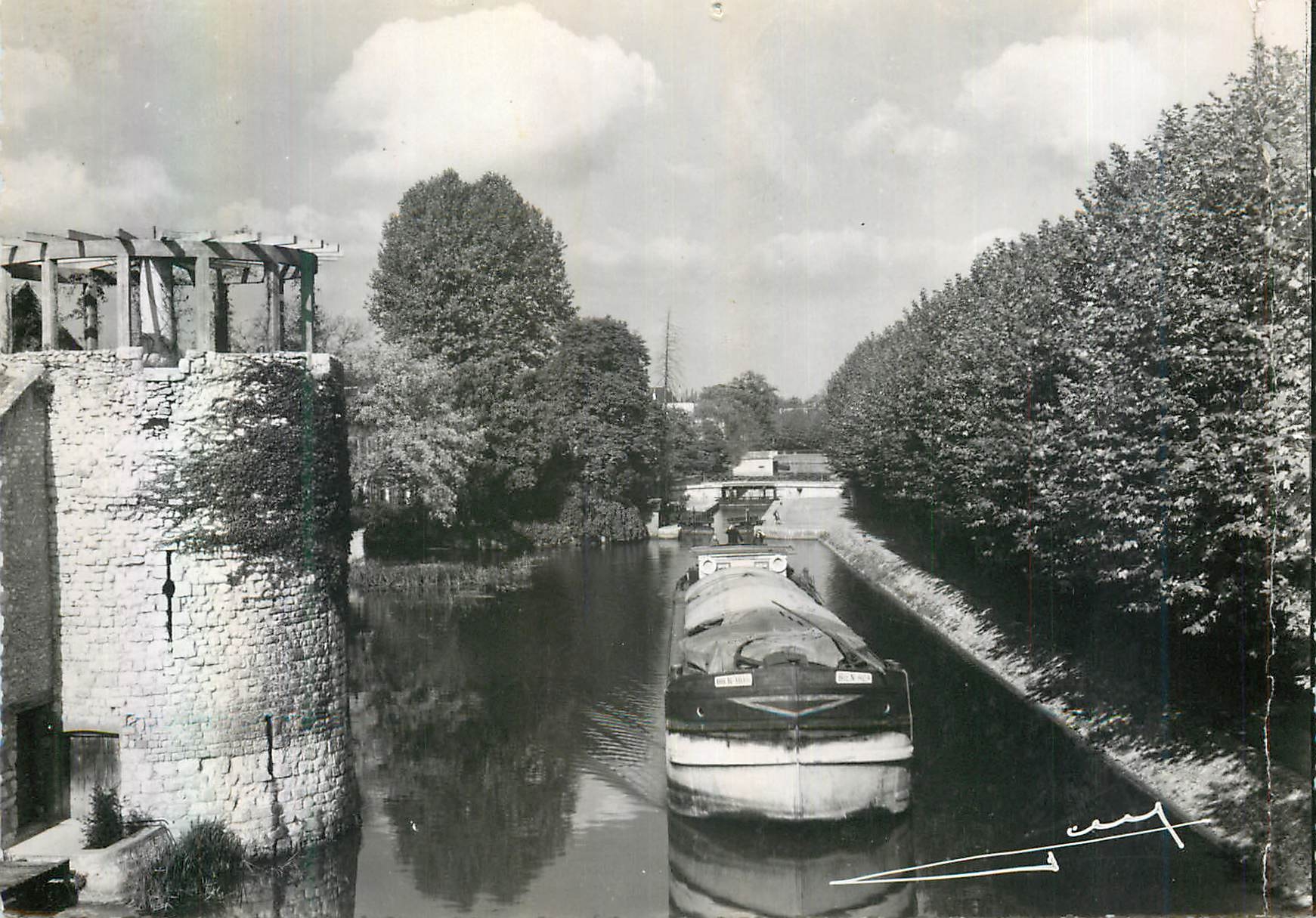 CPM Montargis (Loiret) Ecluse de la Reinette